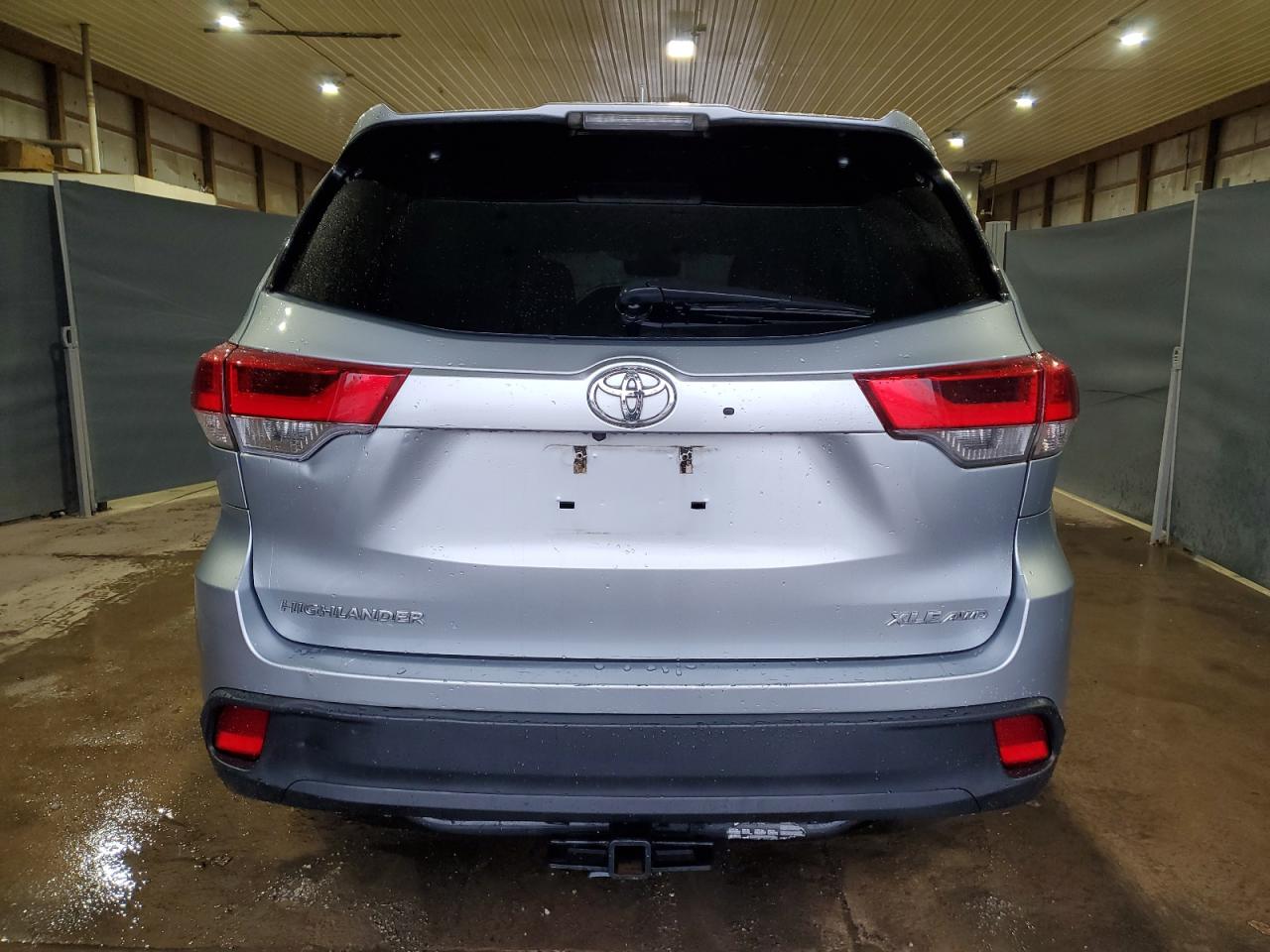 2018 Toyota Highlander Se VIN: 5TDJZRFH3JS540193 Lot: 82167524