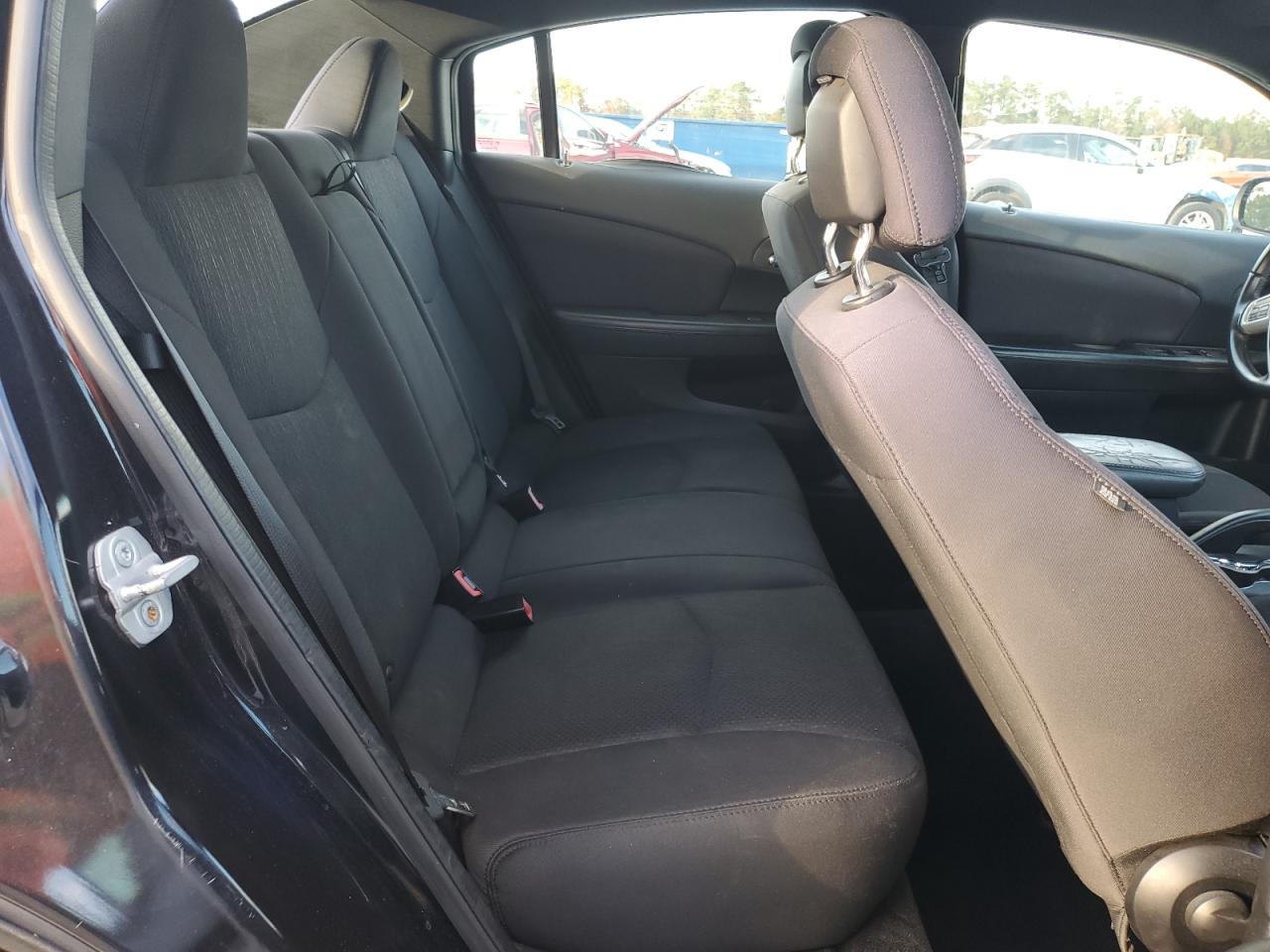 2012 Chrysler 200 - Image 10