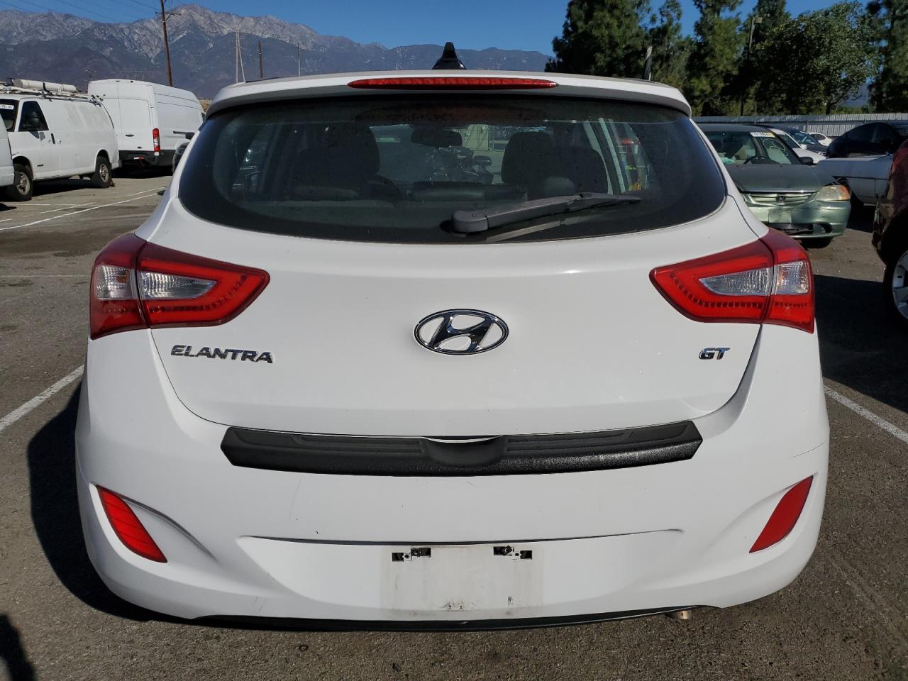 2014 Hyundai Elantra - Image 6