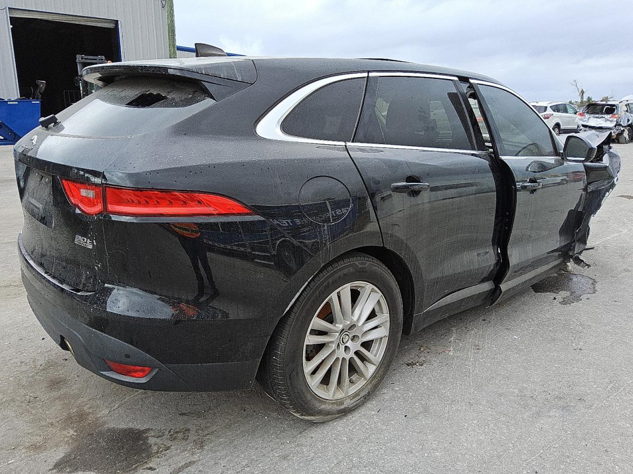 2020 Jaguar F-Pace - Image 3