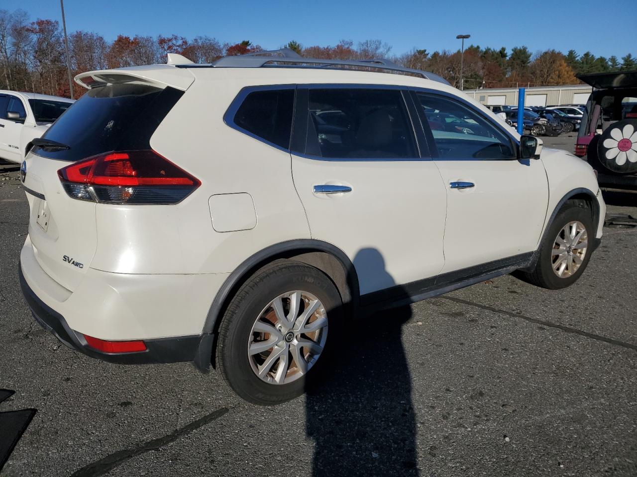 2018 Nissan Rogue - Image 3