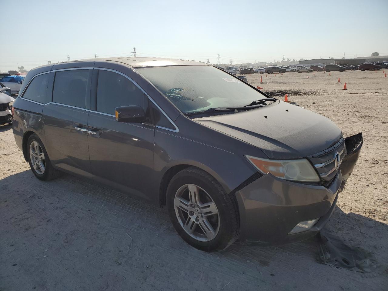 VIN 5FNRL5H95DB083656 2013 HONDA ODYSSEY no.4