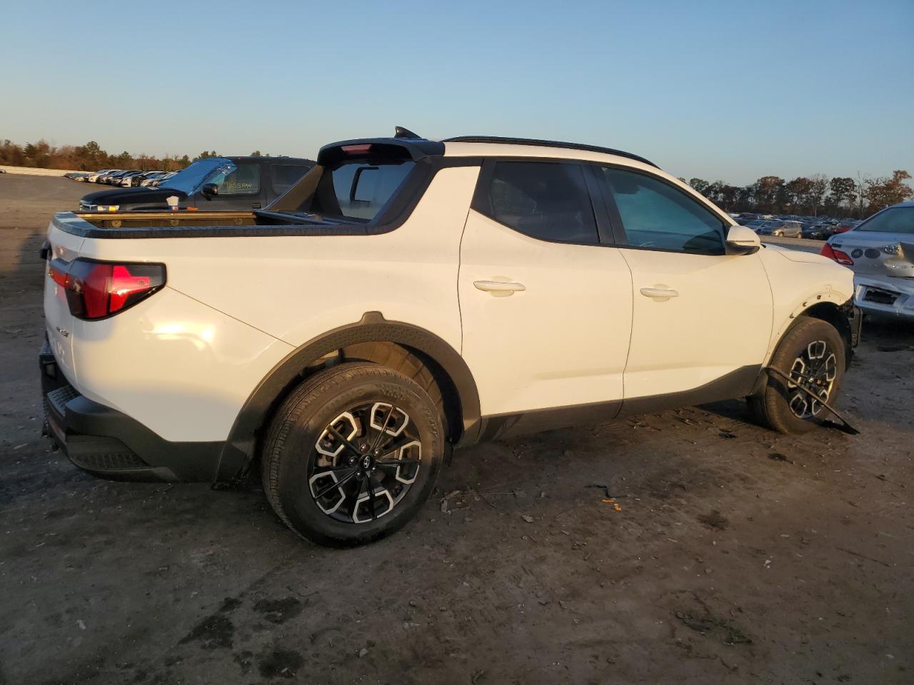 2023 Hyundai Santa Cruz - Image 3
