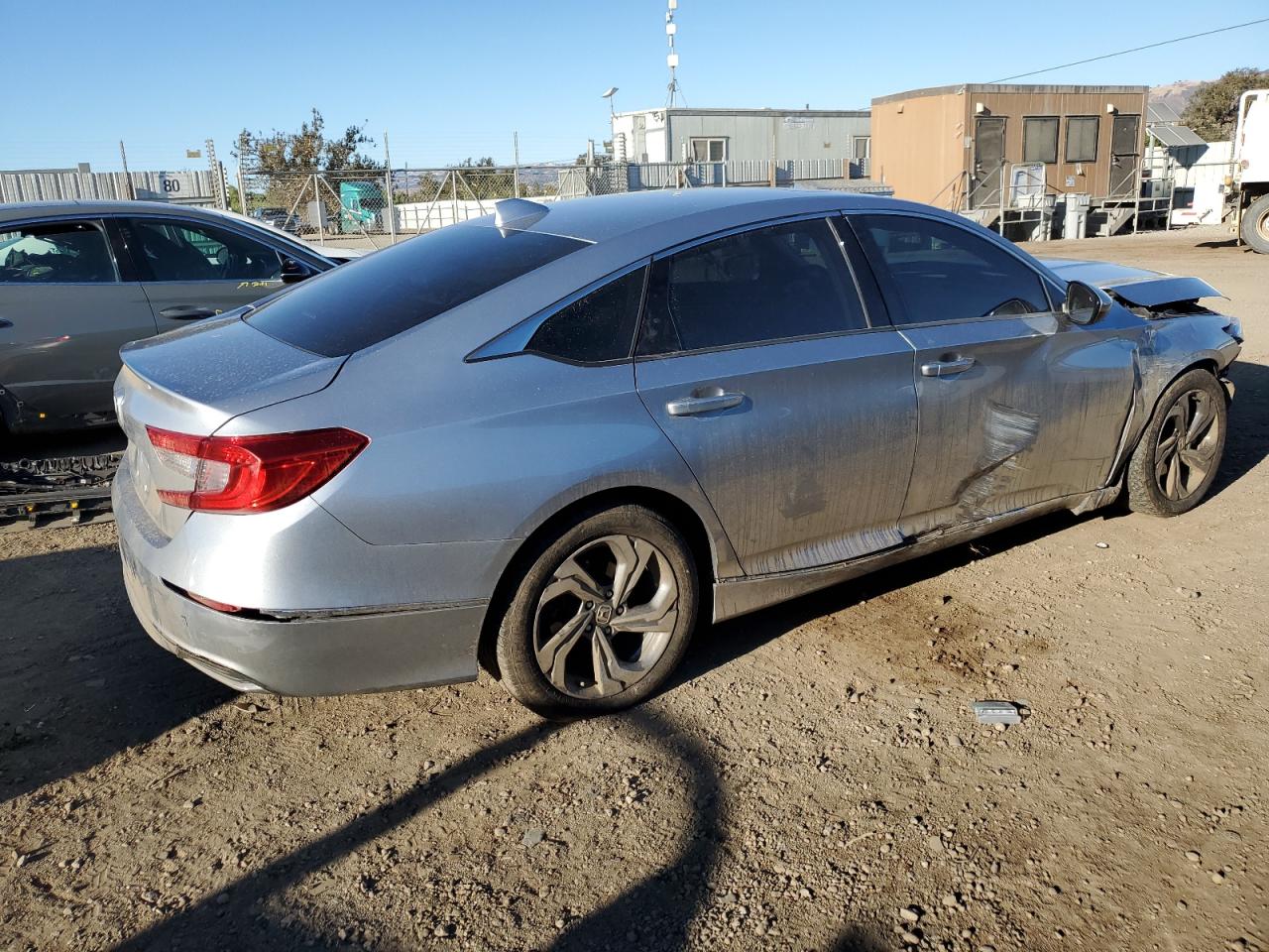 VIN 1HGCV1F4XJA111909 2018 HONDA ACCORD no.3