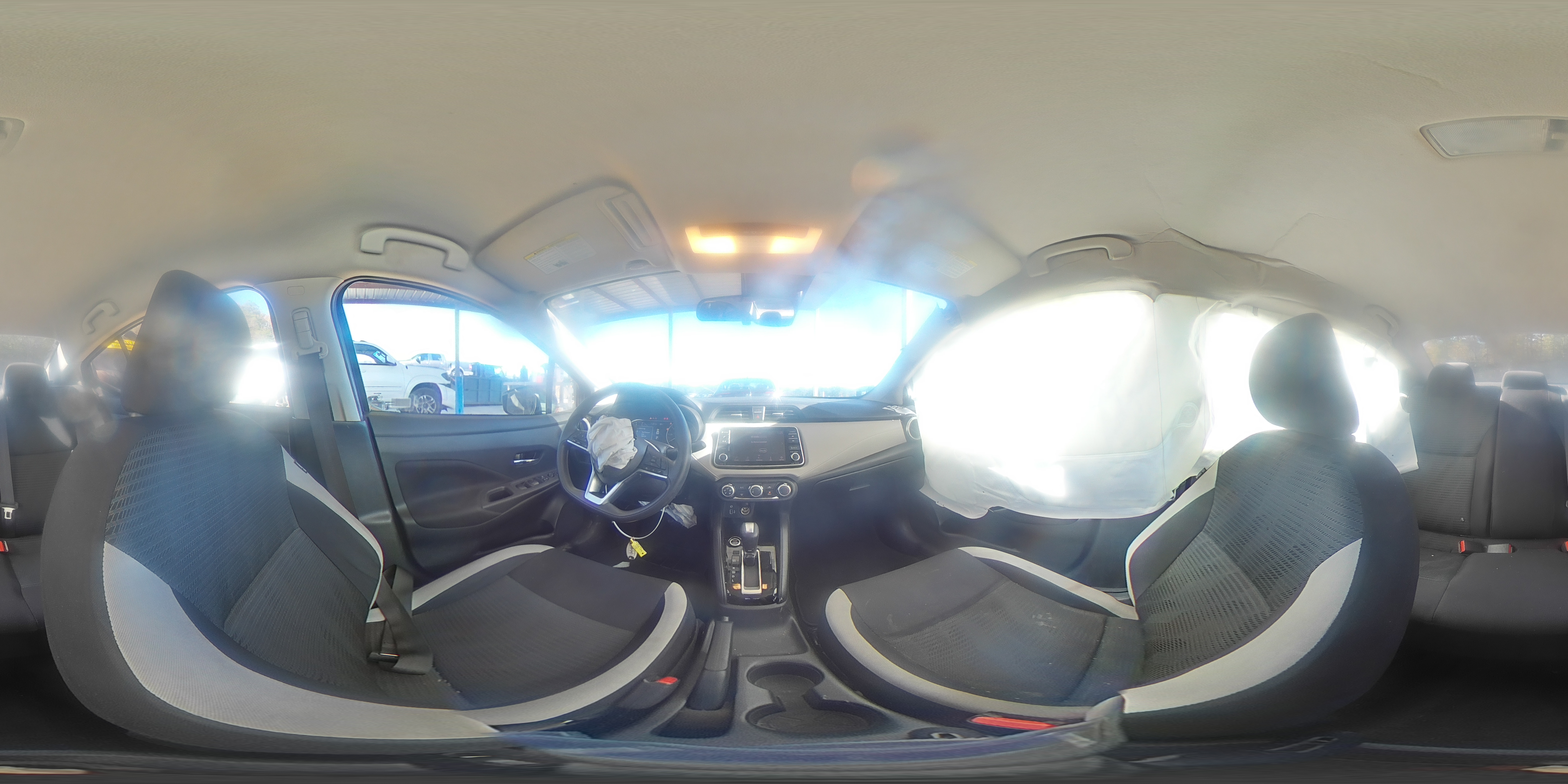 2021 Nissan Versa - Image 13