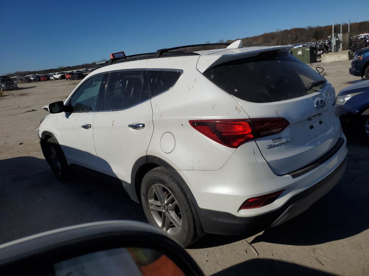 5NMZUDLB2JH096408 2018 HYUNDAI SANTA FE - Image 2