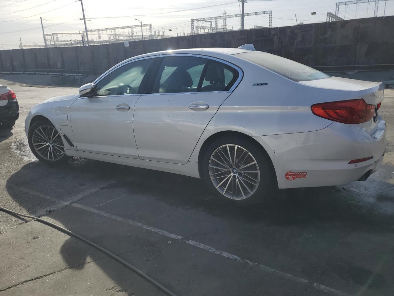 VIN WBAJA9C50JB033077 2018 BMW 5 SERIES no.2