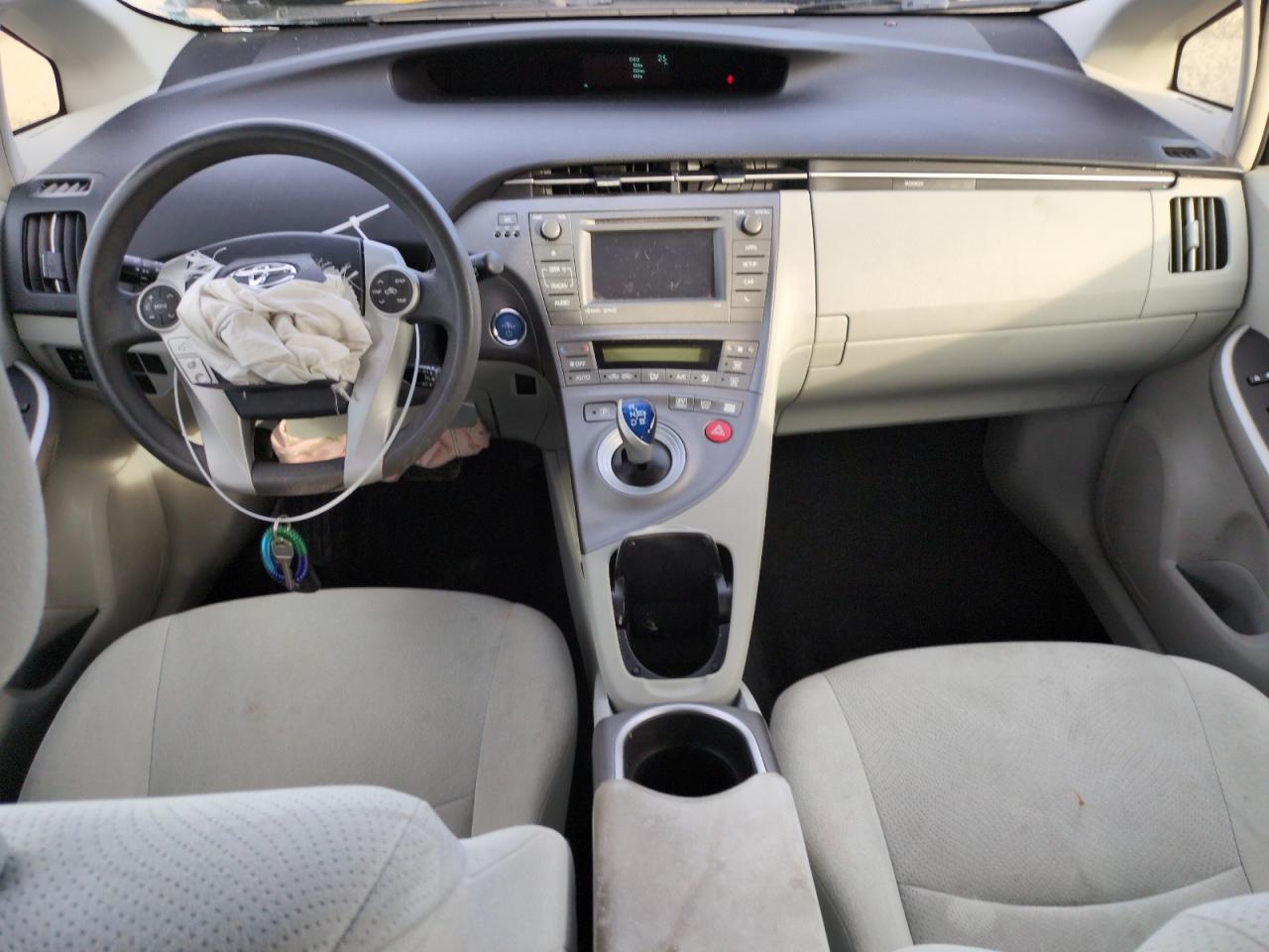 2015 Toyota Prius - Image 8