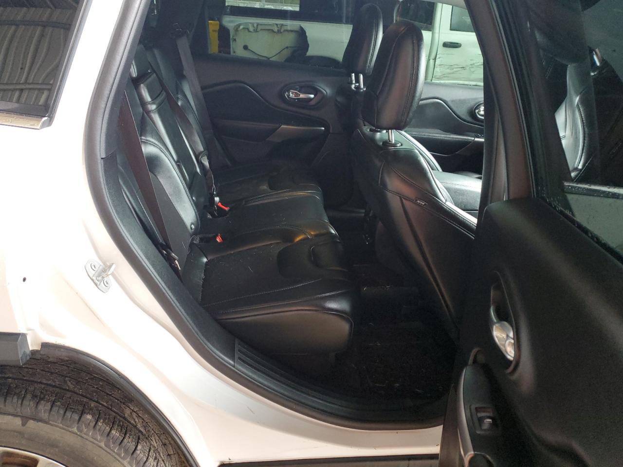 2019 Jeep Grand Cherokee - Image 11