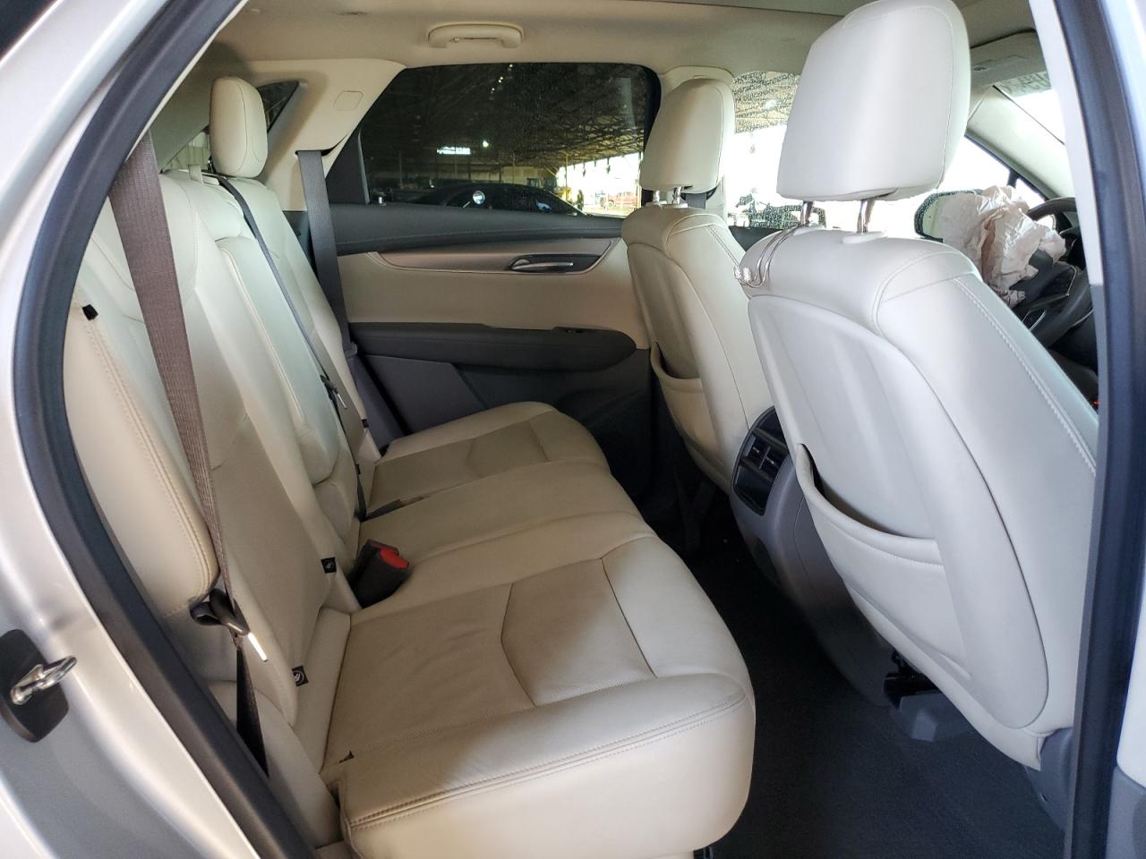 2018 Cadillac XT5 - Image 11