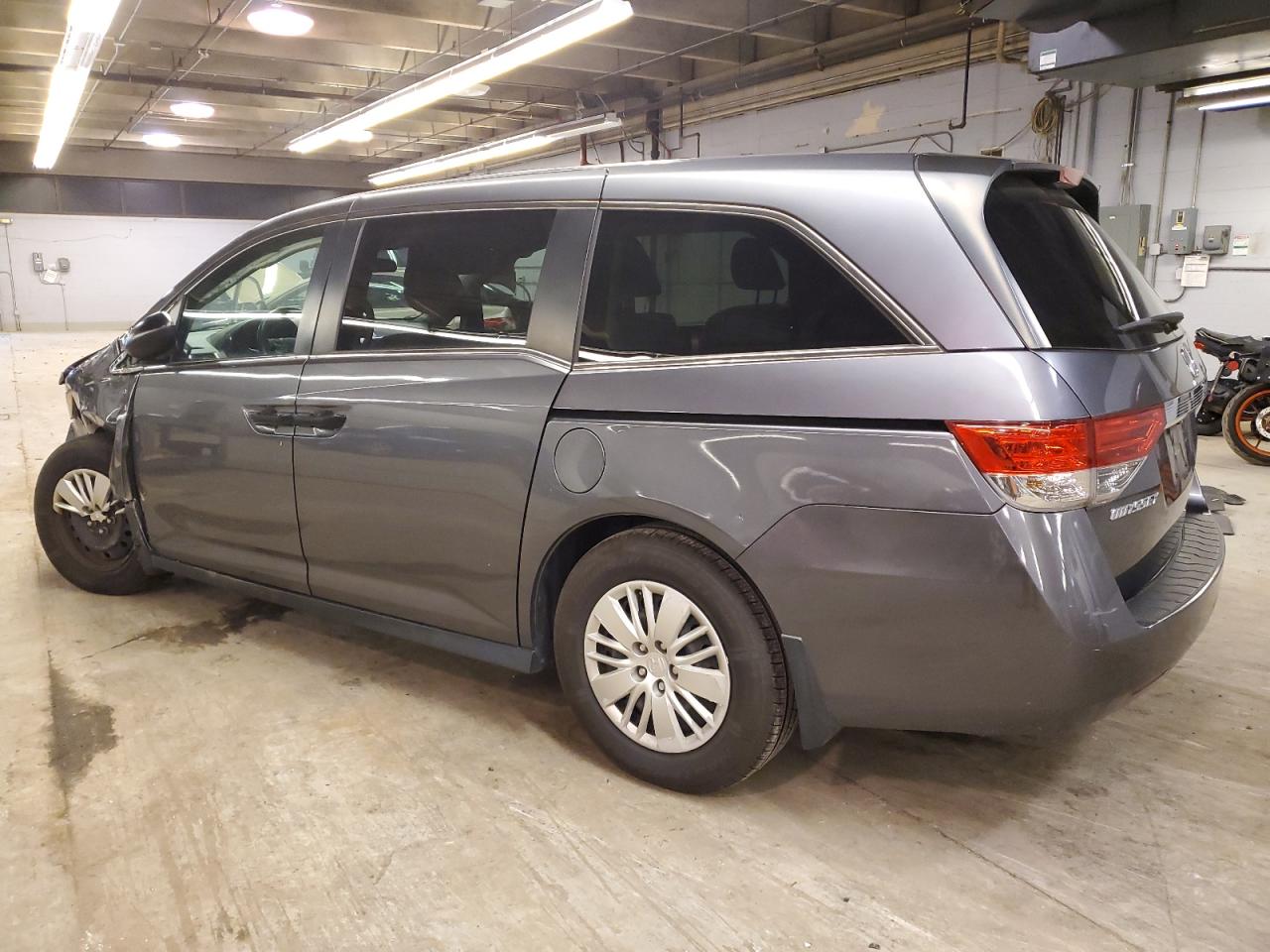 2016 Honda Odyssey - Image 2