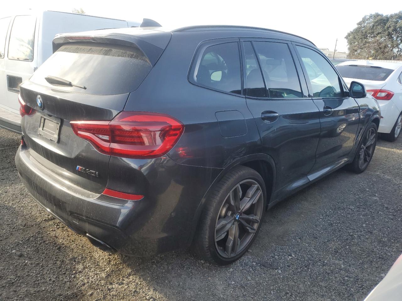 VIN 5UXTS3C57KLR73487 2019 BMW X3 no.3