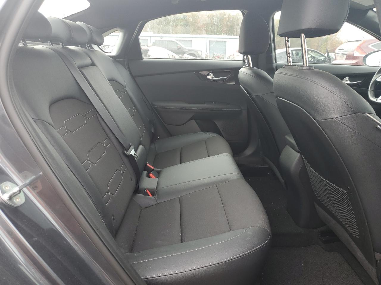 2023 Kia Forte - Image 10