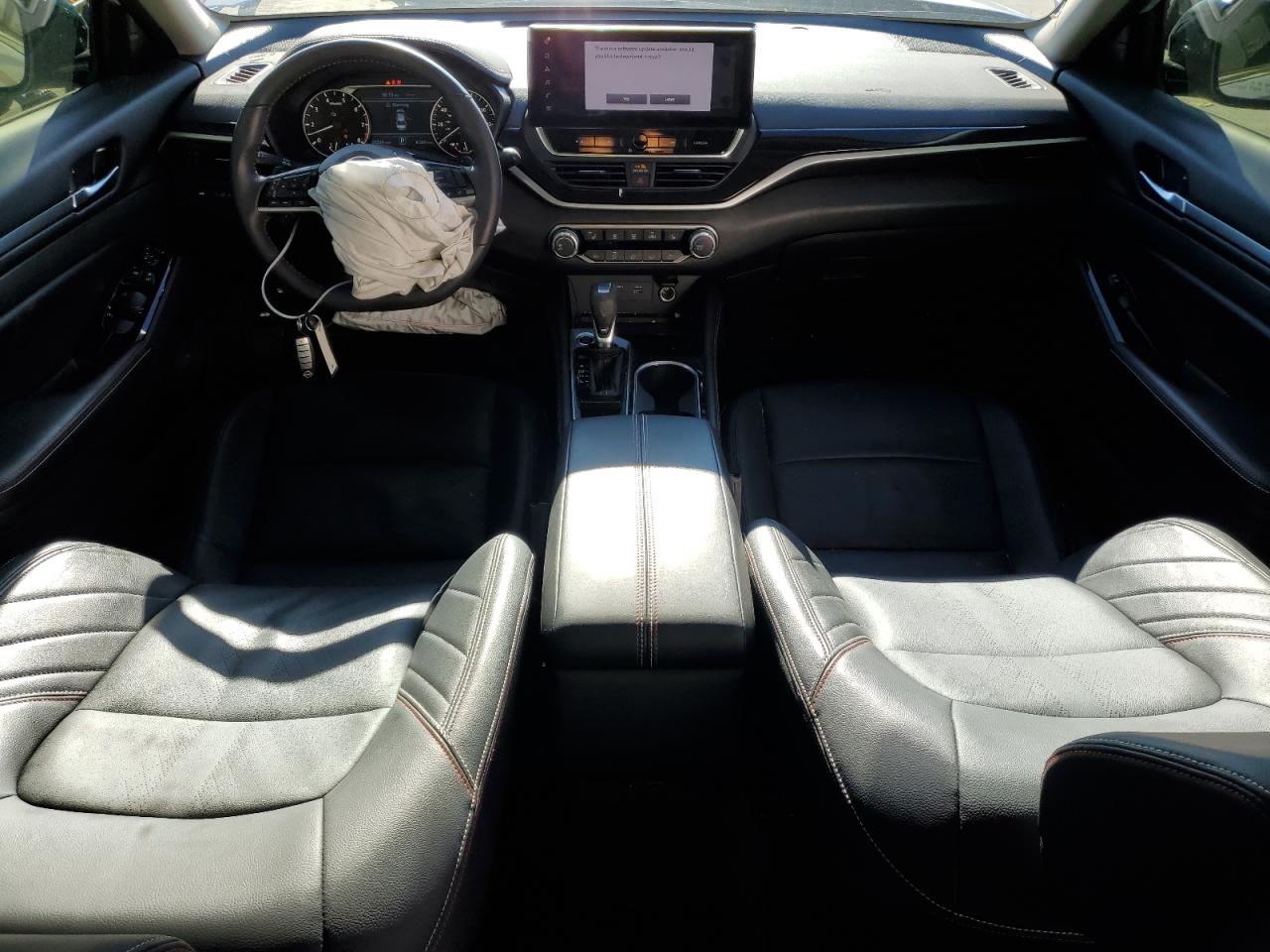 2024 Nissan Altima - Image 8