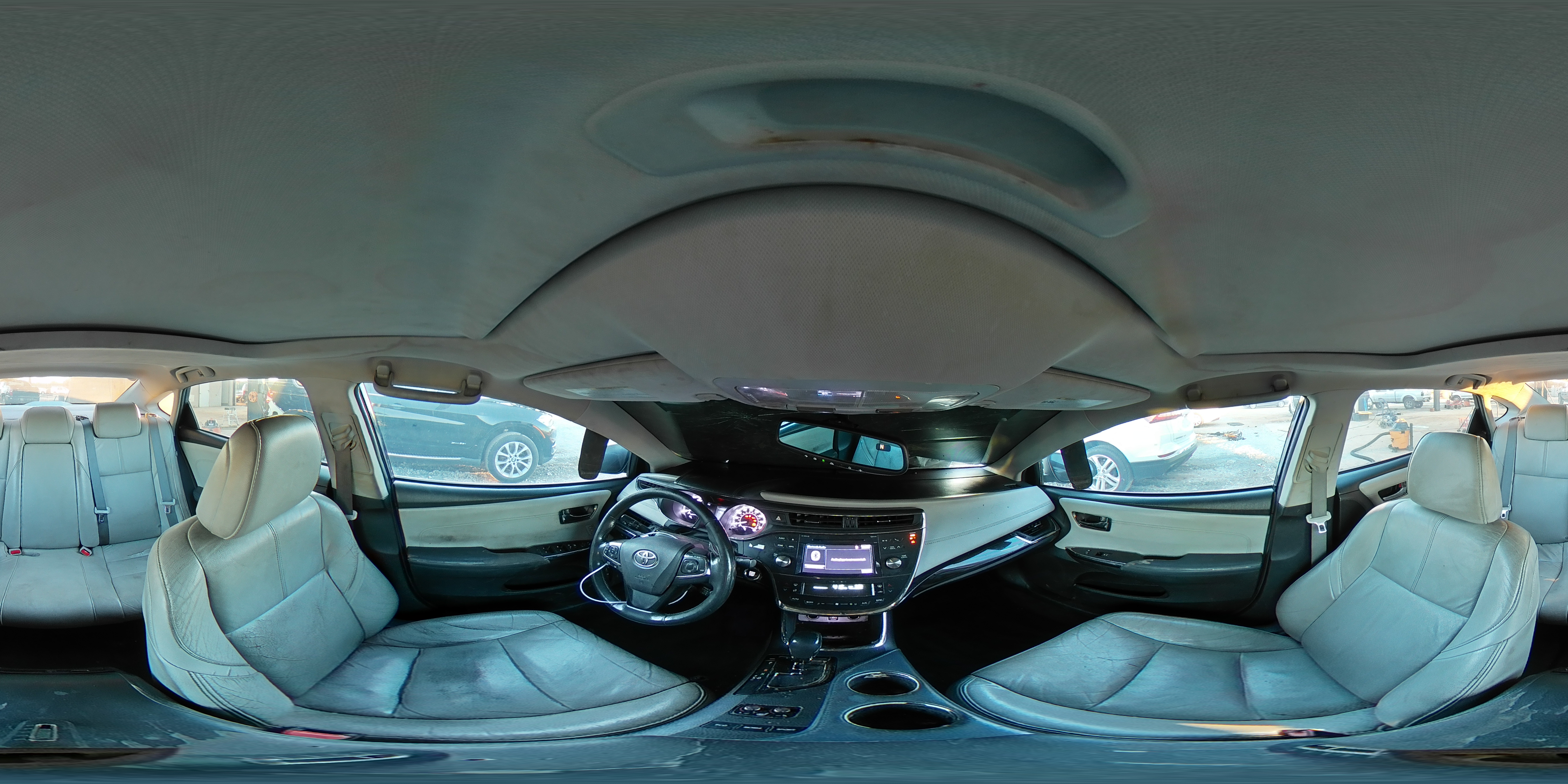 2015 Toyota Avalon - Image 14