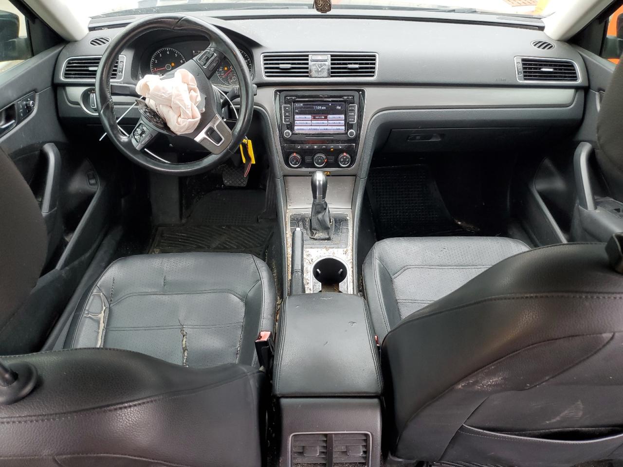 2015 Volkswagen Passat - Image 8