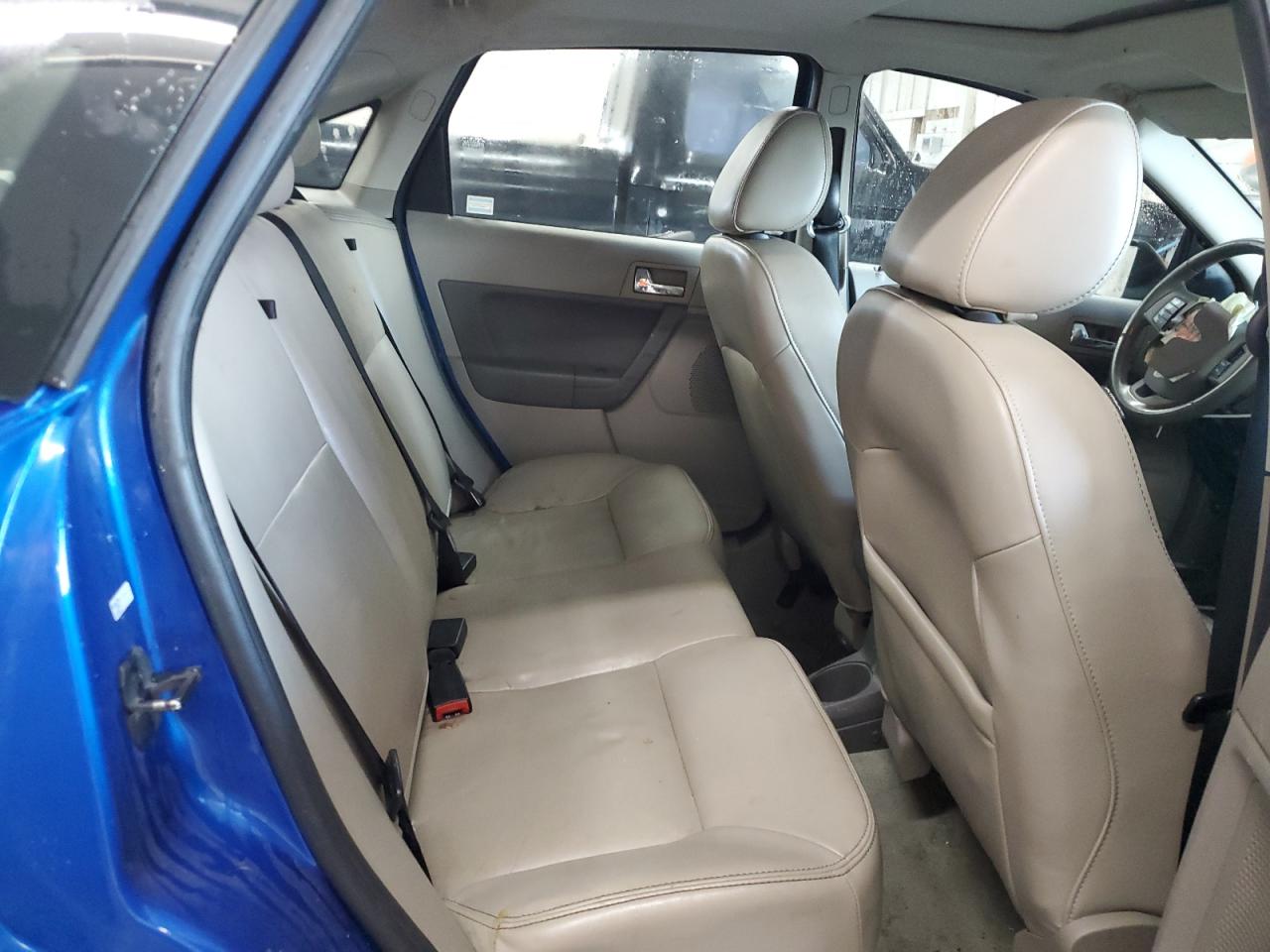 2010 Ford Focus - Image 10