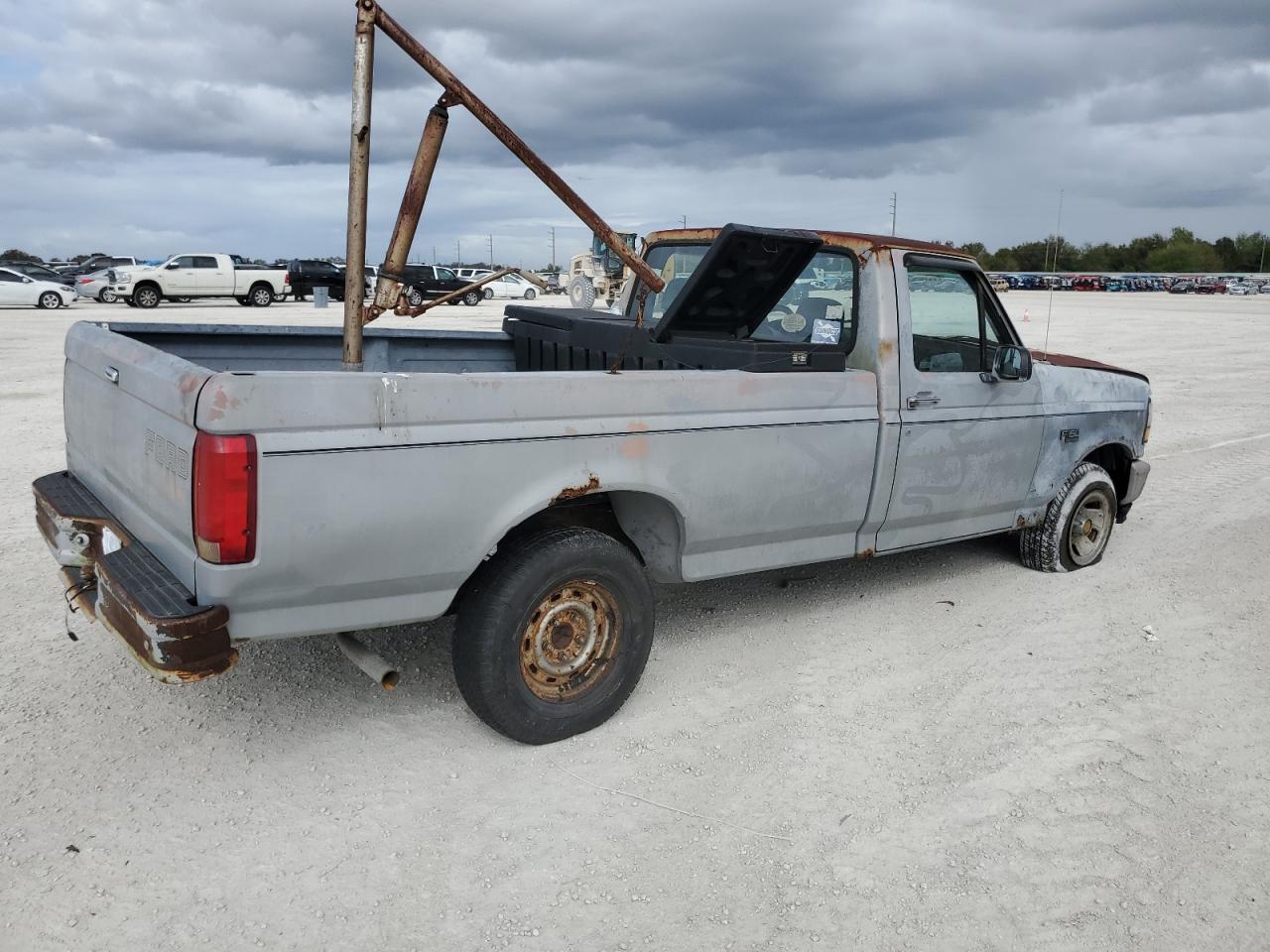 1992 Ford F-150 - Image 3