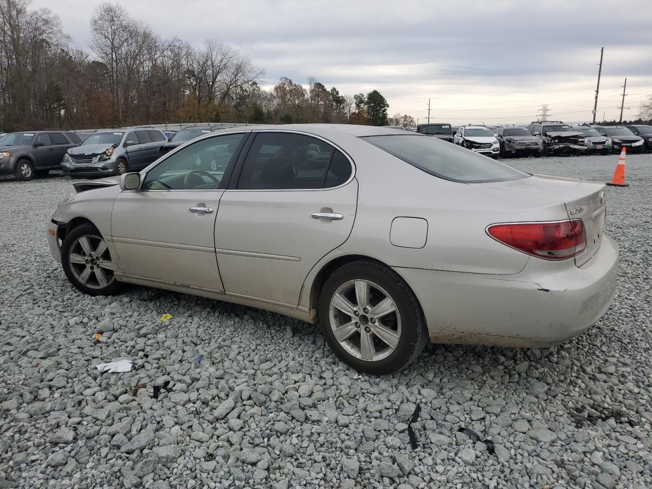 2005 Lexus ES - Image 2