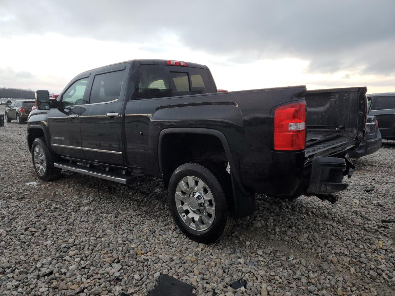 2017 GMC Sierra - Image 2