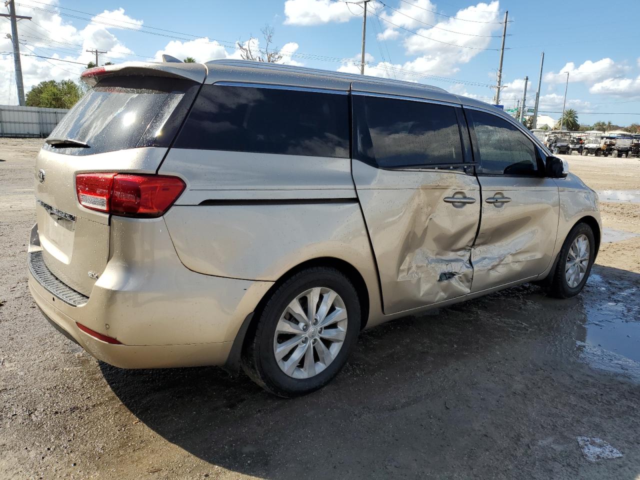 2016 Kia Sedona - Image 3