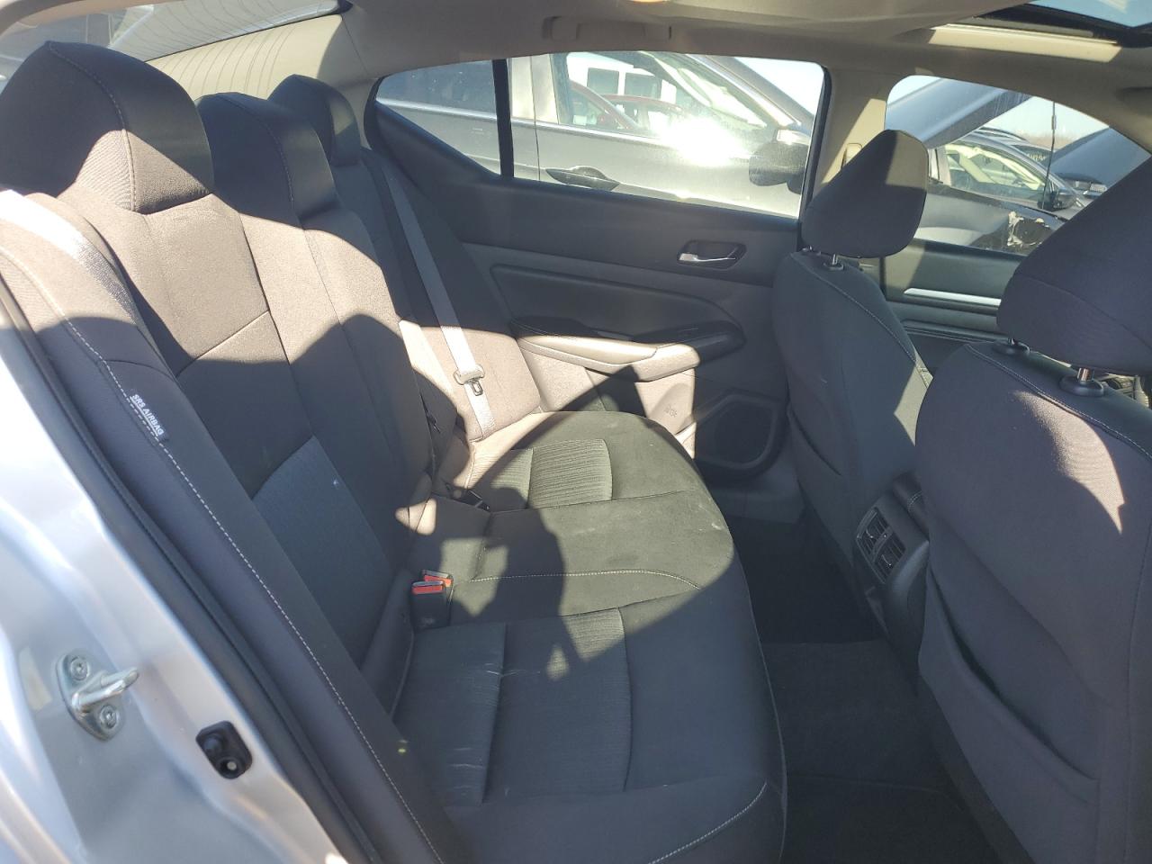 2019 Nissan Altima - Image 10