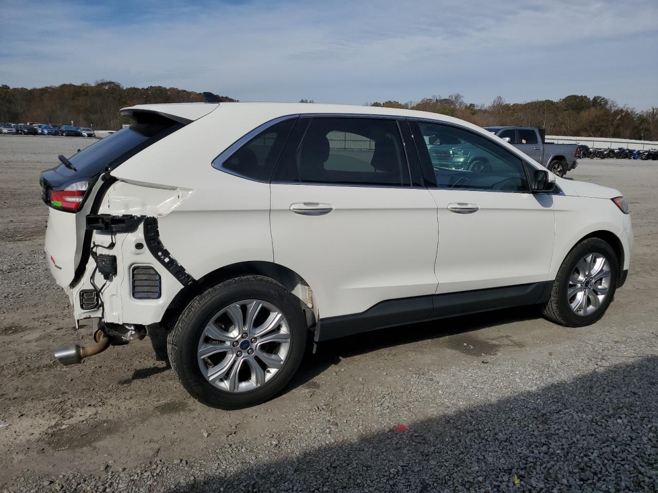 2022 Ford Edge - Image 3
