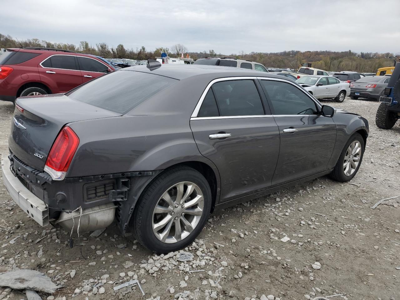 2019 Chrysler 300 - Image 3