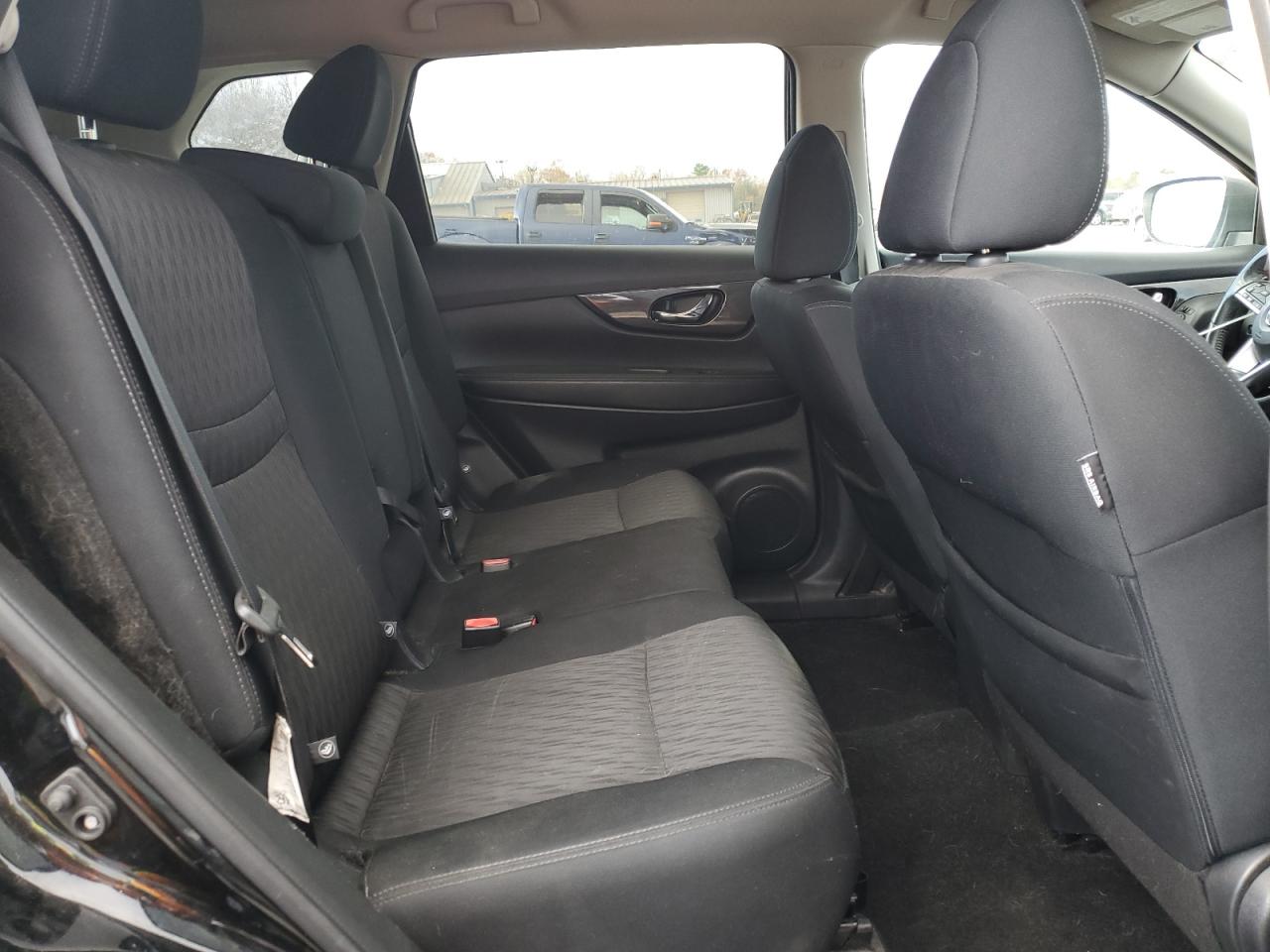 2018 Nissan Rogue - Image 10