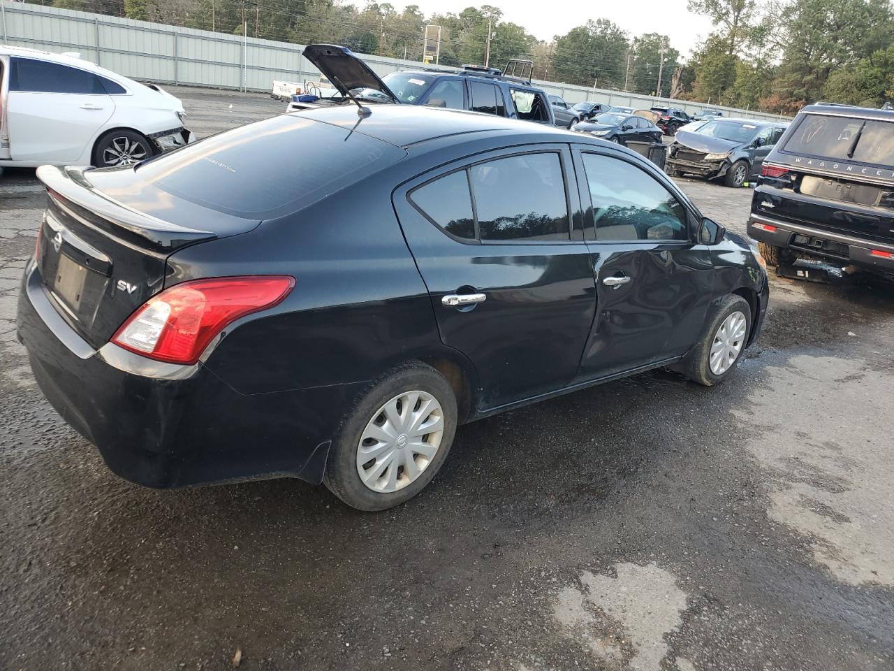 2016 Nissan Versa - Image 3