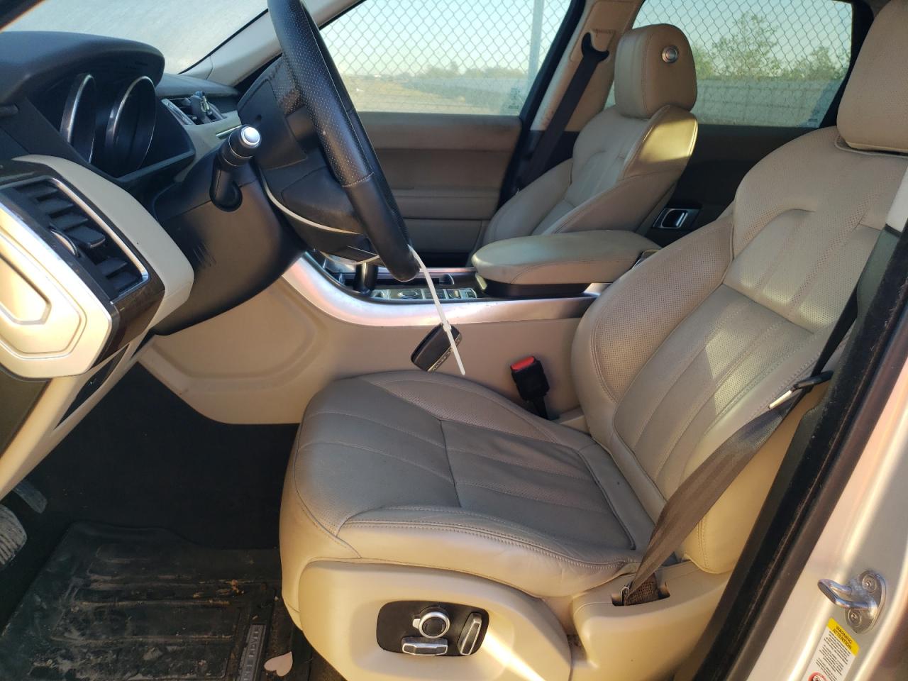2016 Land Rover Range Rover - Image 7