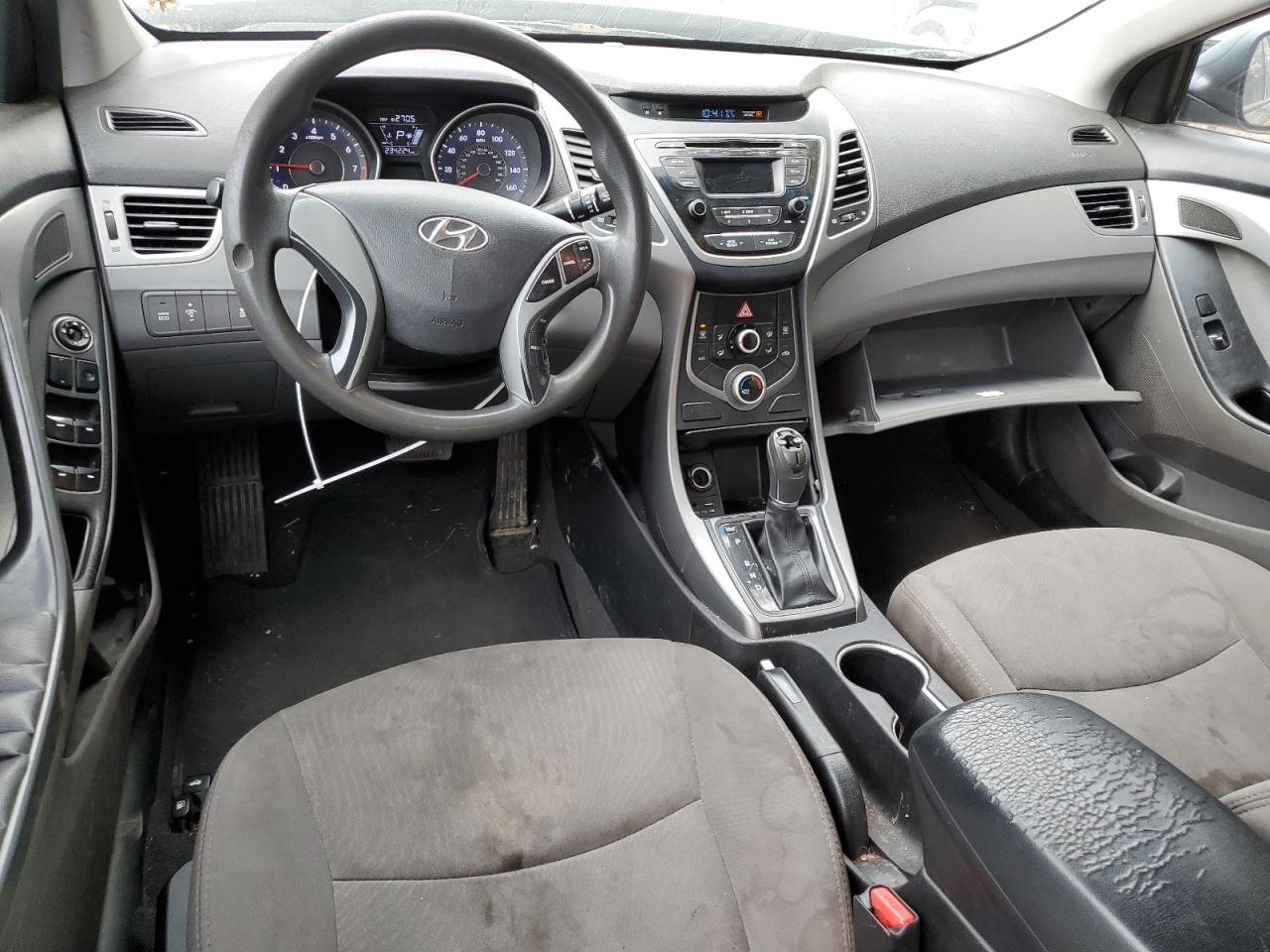 2016 Hyundai Elantra - Image 8