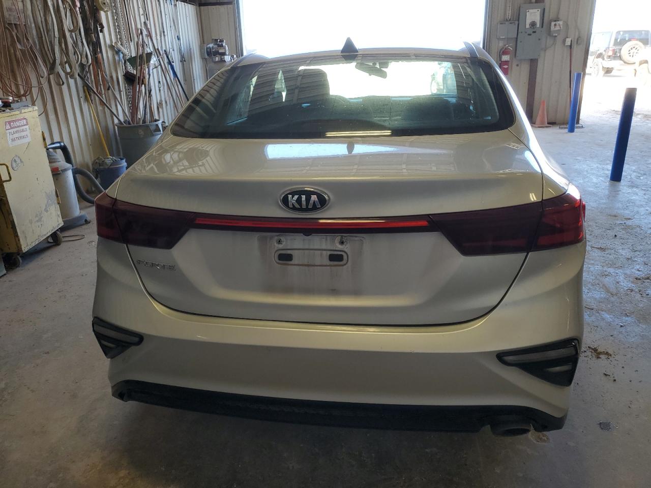 VIN 3KPF24AD9LE179549 2020 KIA FORTE no.6