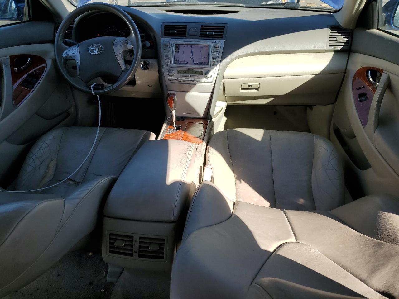 2011 Toyota Camry - Image 8