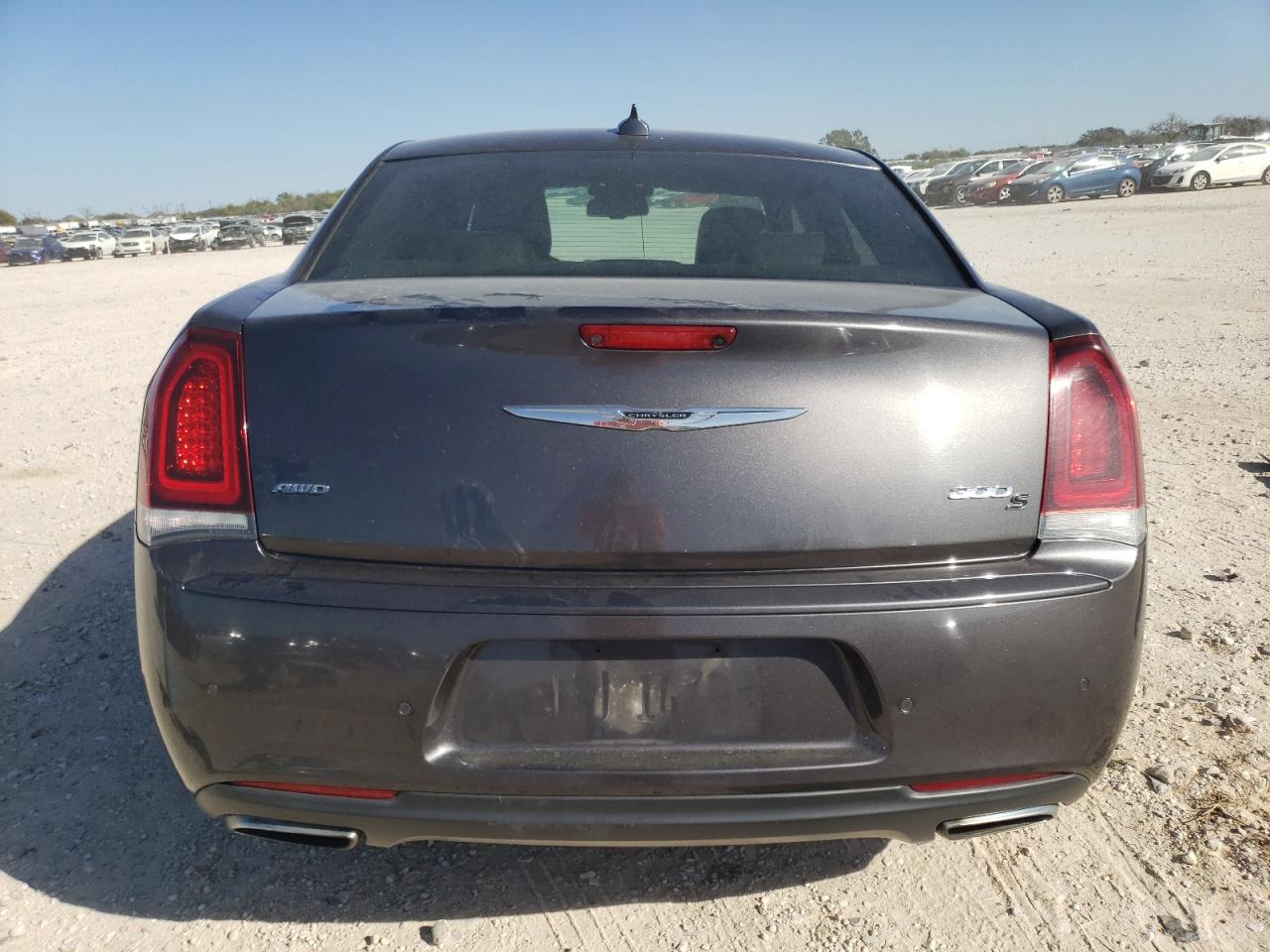 2016 Chrysler 300 - Image 6