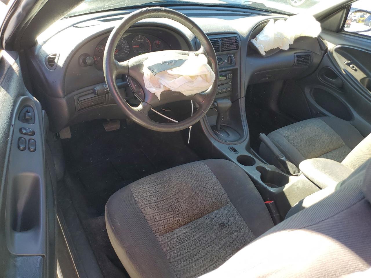 2003 Ford Mustang - Image 8