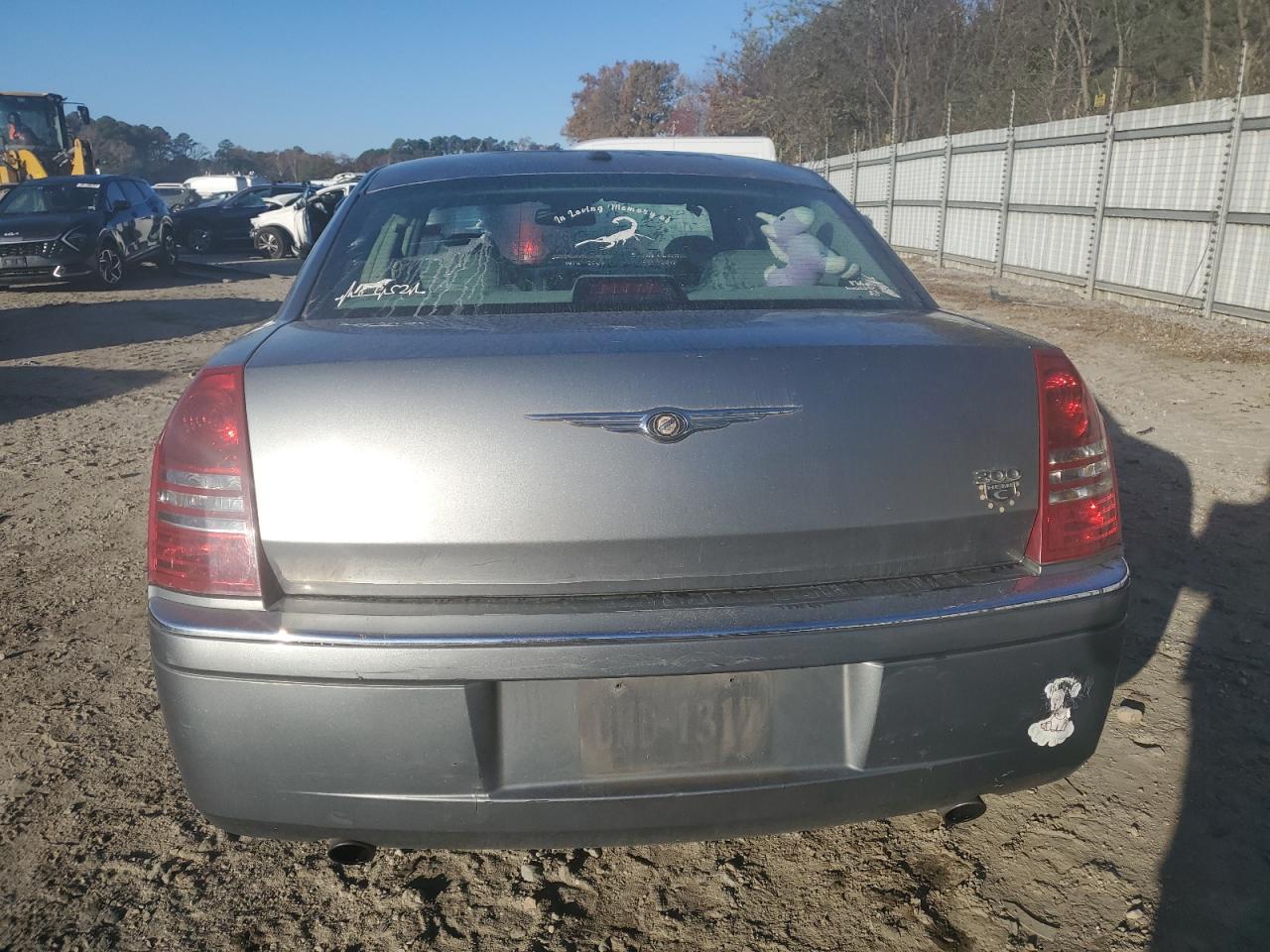 2006 Chrysler 300 - Image 6