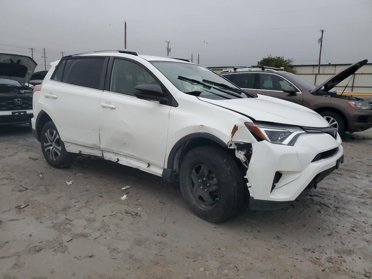 VIN JTMZFREV5HJ701542 2017 TOYOTA RAV4 no.4