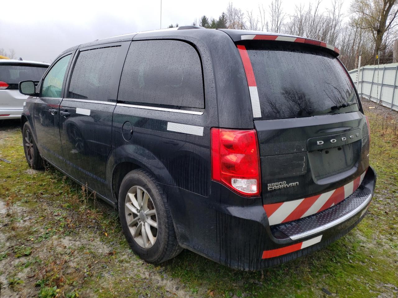2020 Dodge Caravan - Image 2