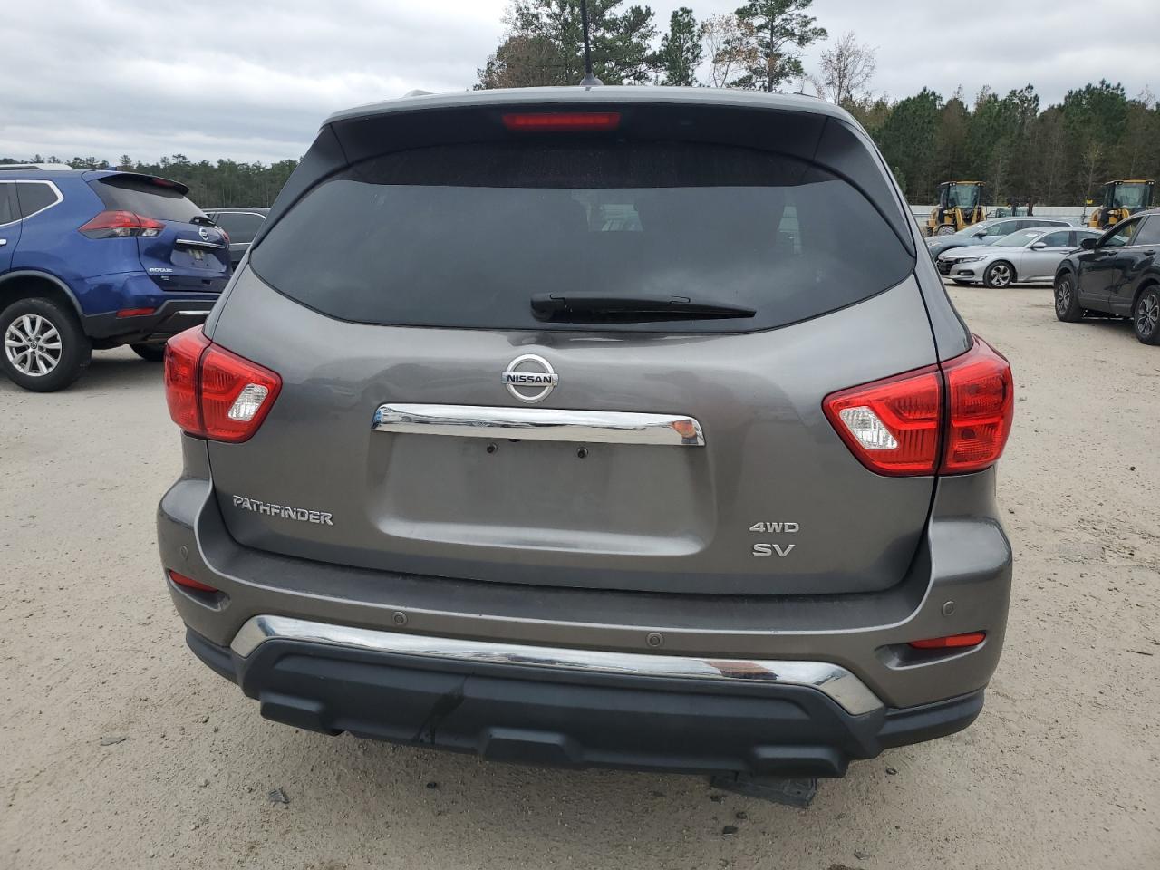 2017 Nissan Pathfinder - Image 6