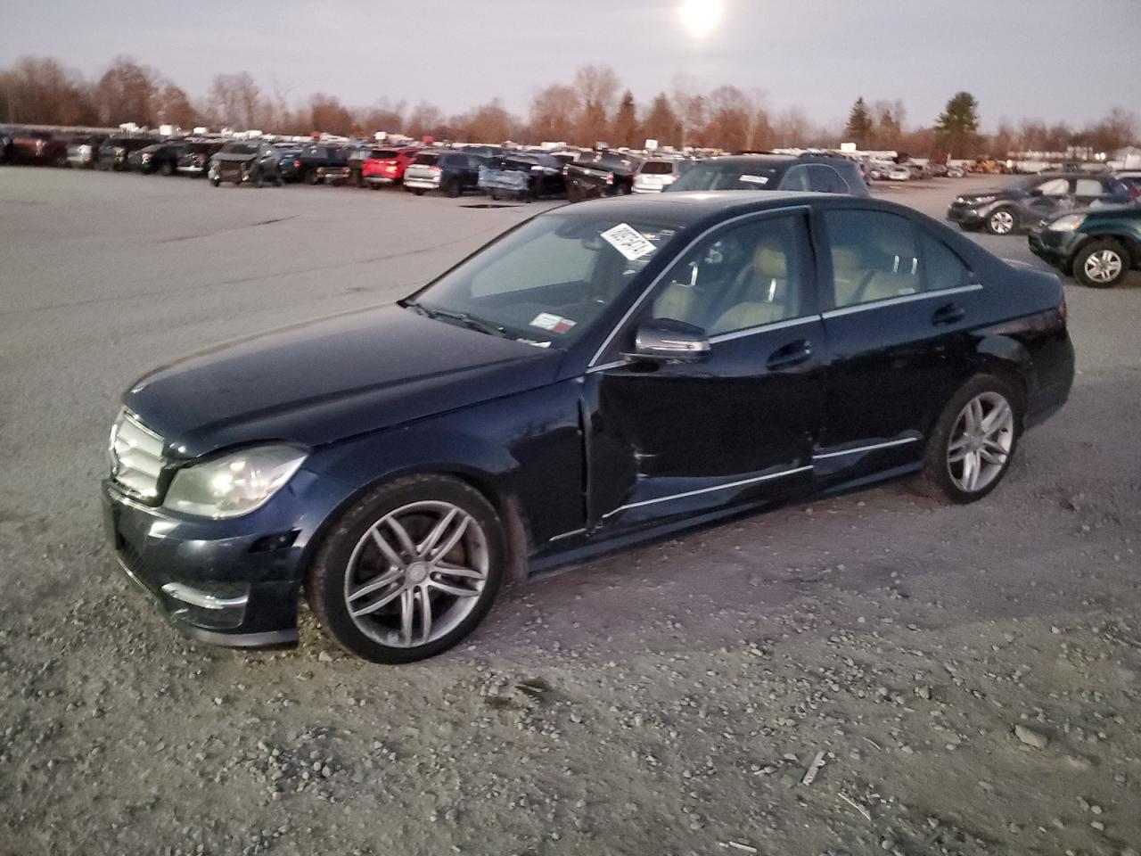 VIN WDDGF8AB4DR290827 2013 MERCEDES-BENZ C-CLASS no.1