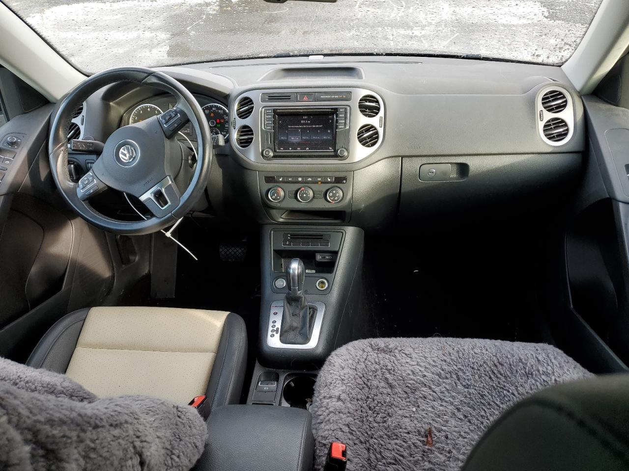 2017 Volkswagen Tiguan - Image 8
