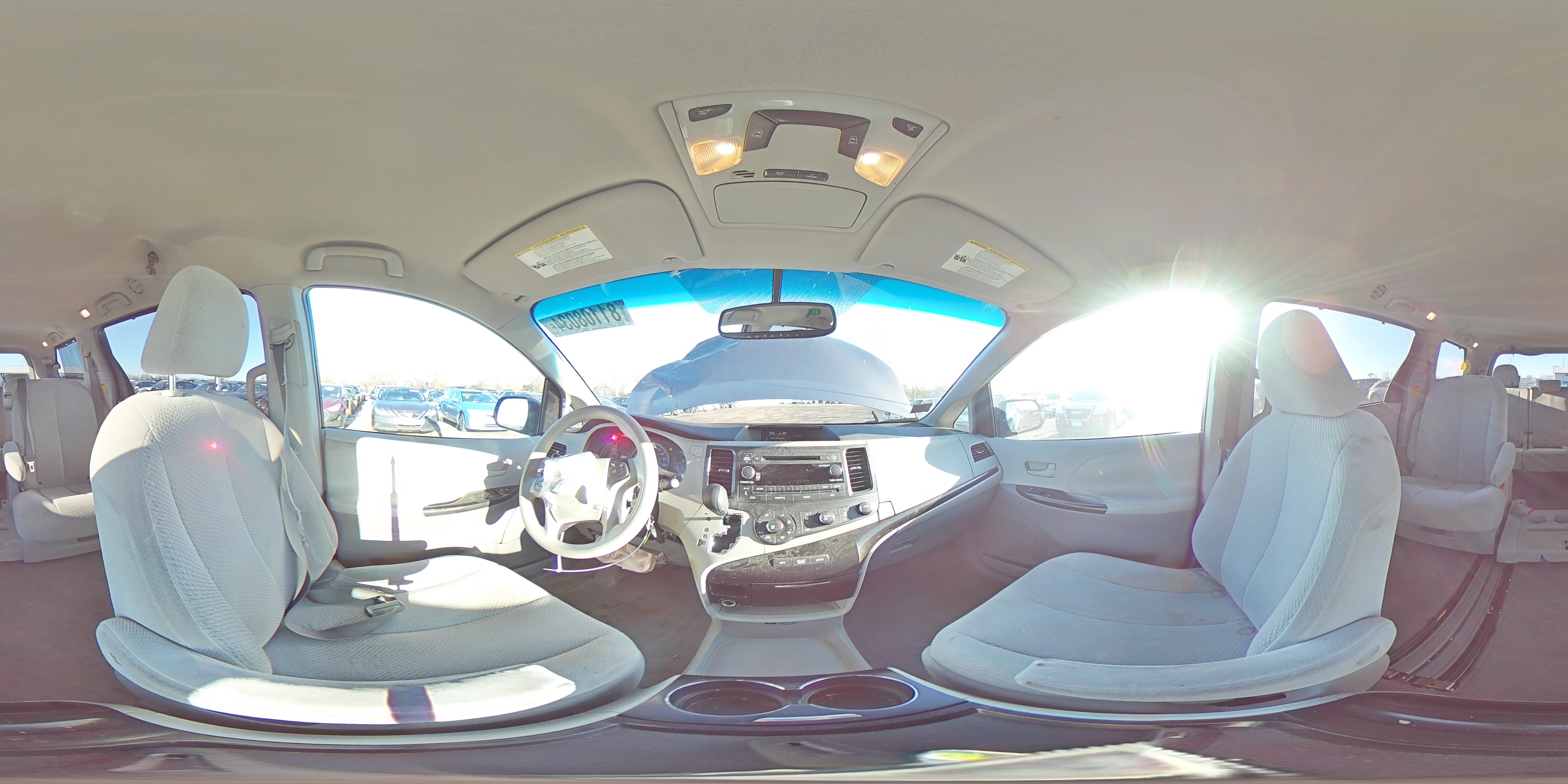 2011 Toyota Sienna - Image 13