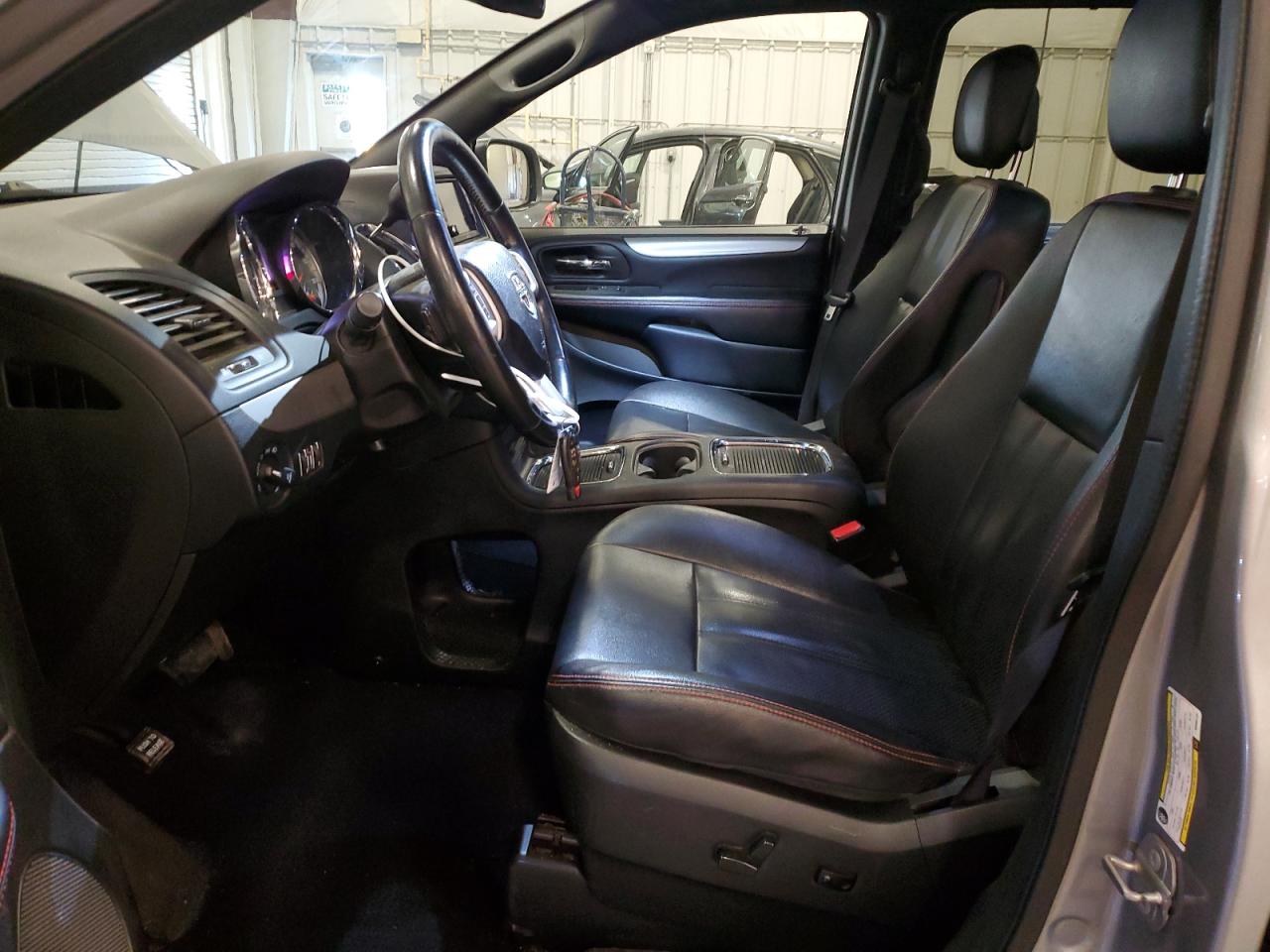 2019 Dodge Caravan - Image 7