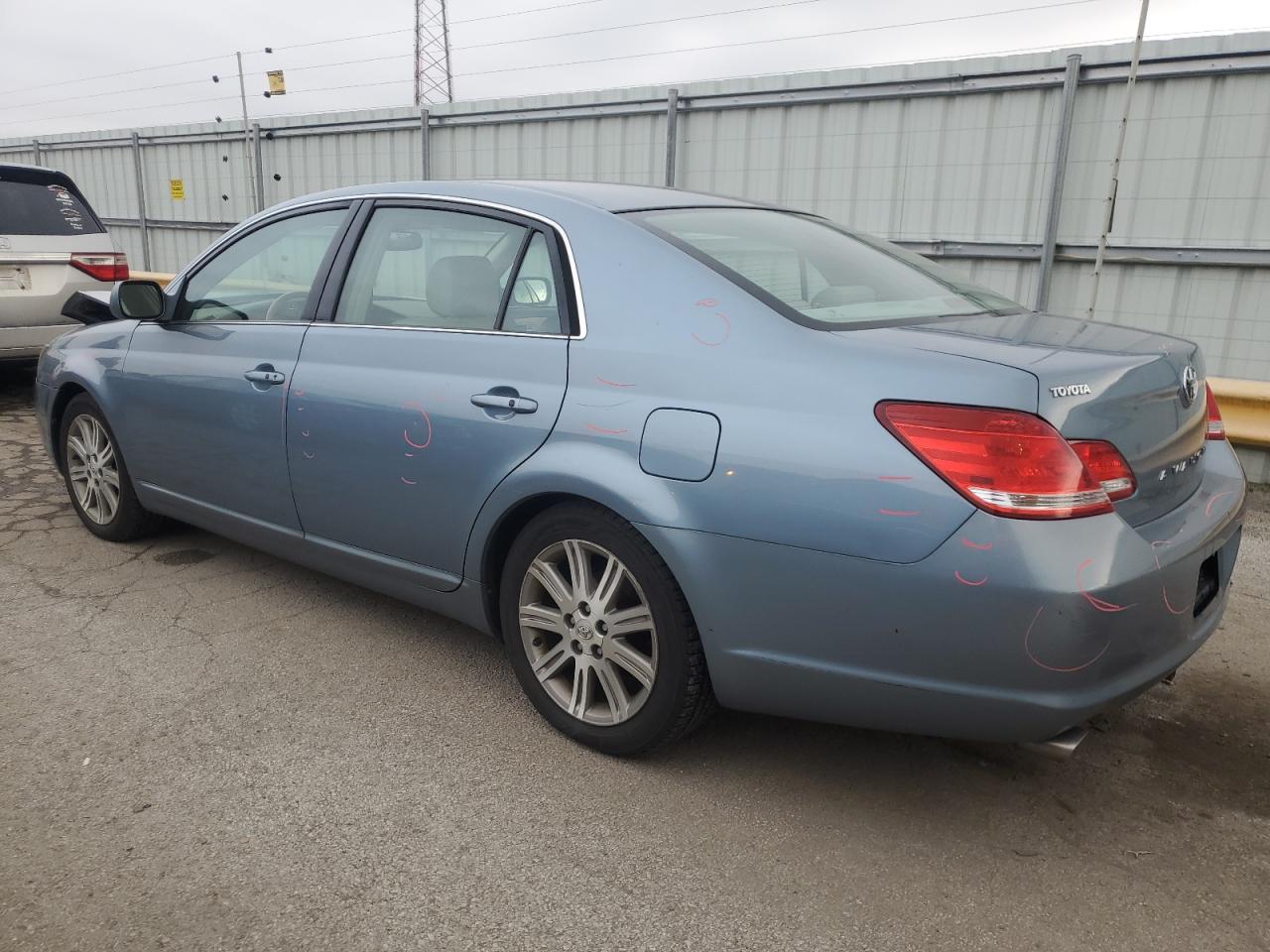 2006 Toyota Avalon - Image 2
