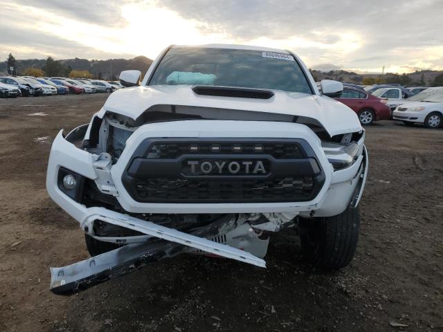  TOYOTA TACOMA 2017 Biały