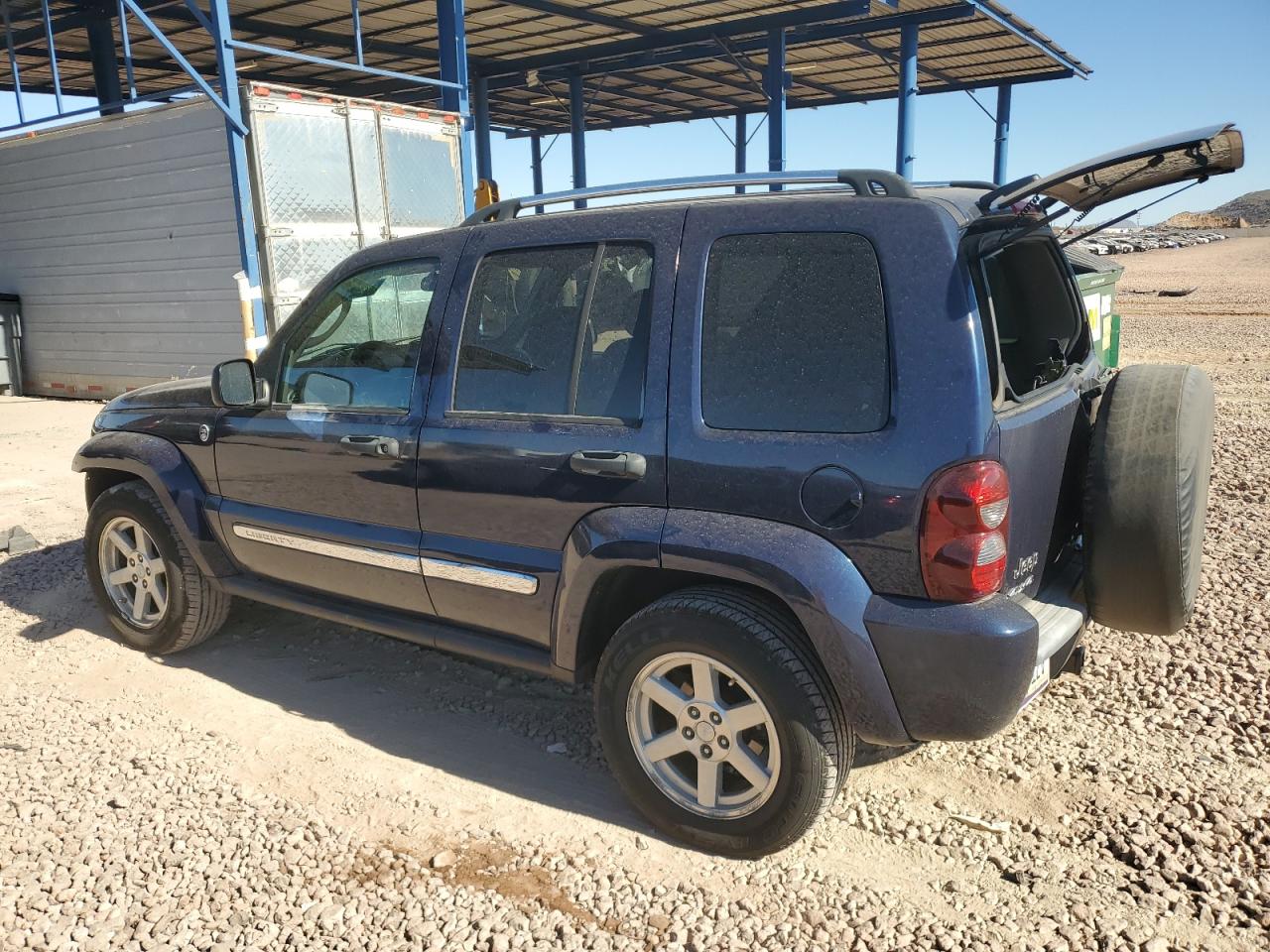 2005 Jeep Liberty (North America) - Image 2