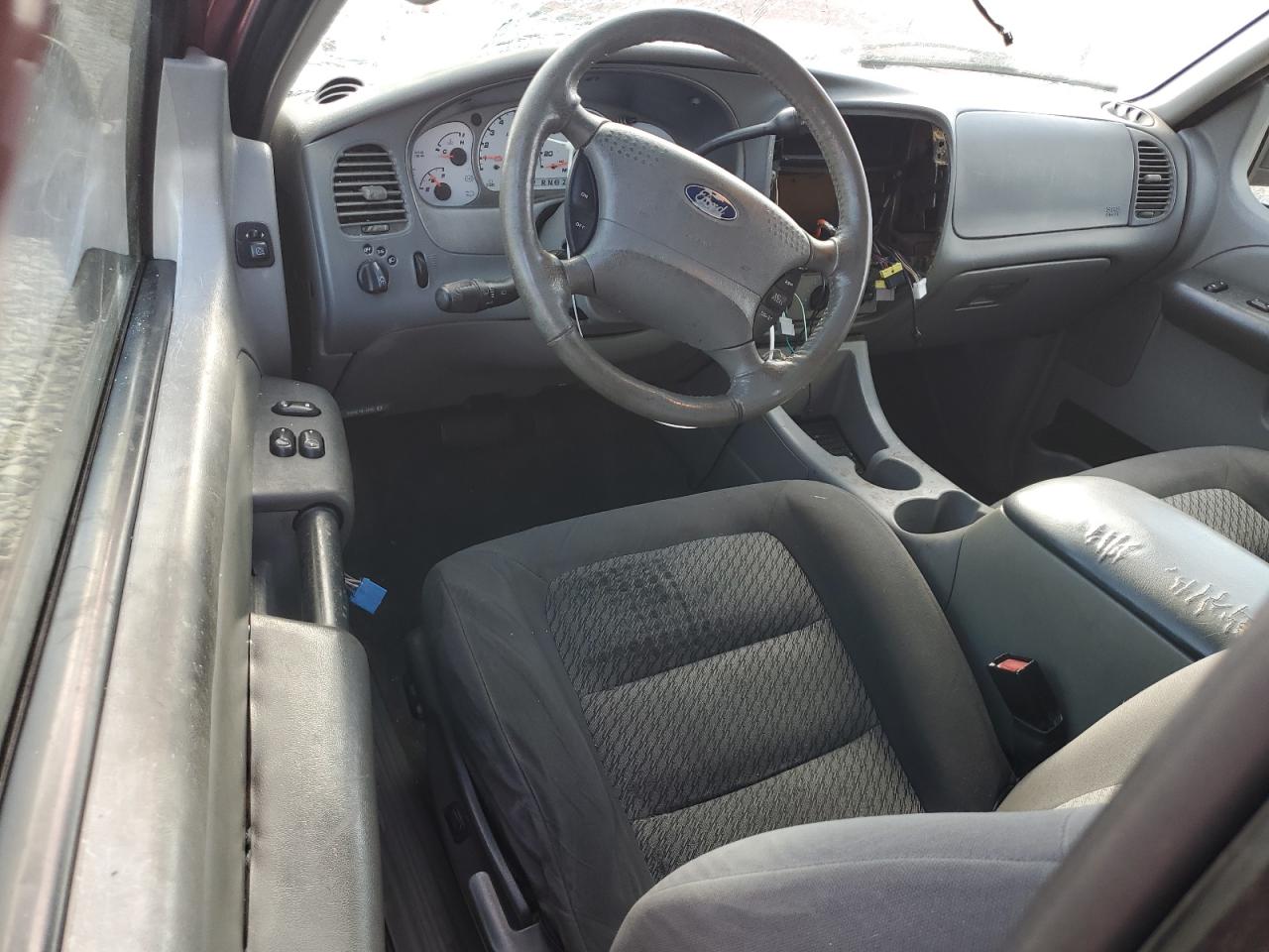 2003 Ford Explorer - Image 8