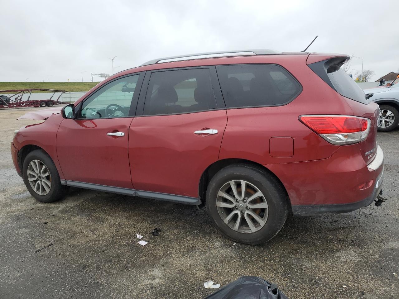 2016 Nissan Pathfinder - Image 2