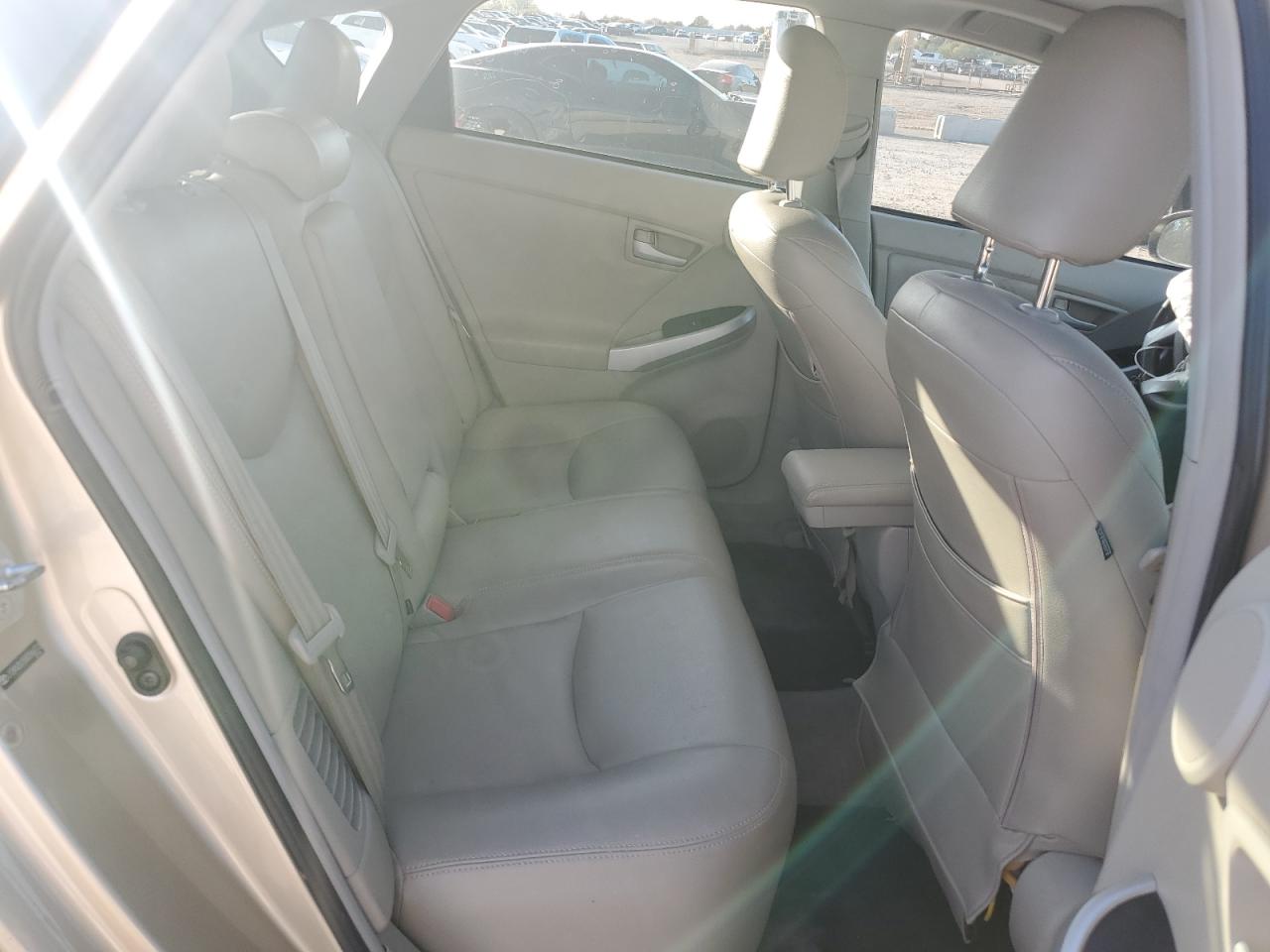 2011 Toyota Prius - Image 10